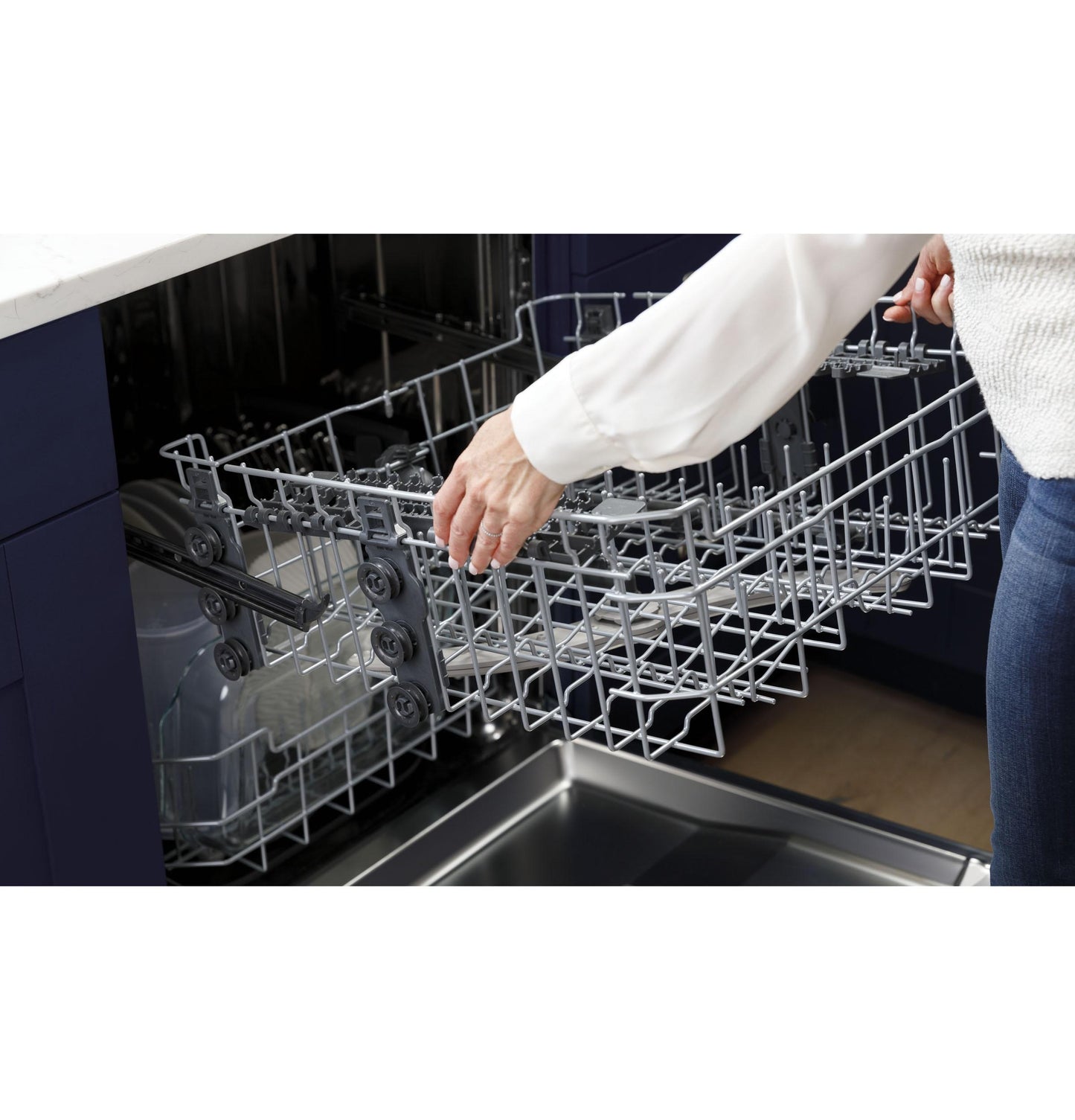 GE APPLIANCES GDT550PGRWW Ge Top Control With Plastic Interior Dishwasher With Sanitize CY...