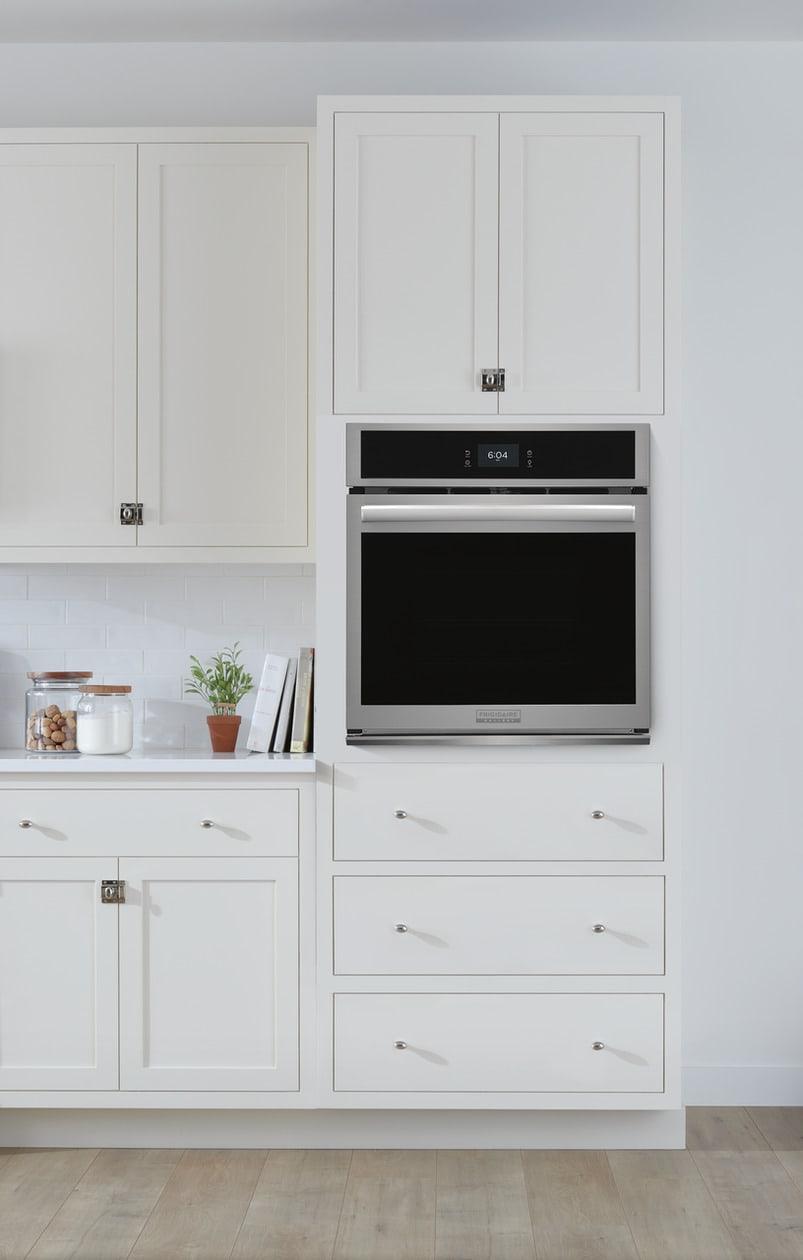 FRIGIDAIRE GCWS2767AF Frigidaire Gallery 27'' Single Electric Wall Oven With Total CONVEC...