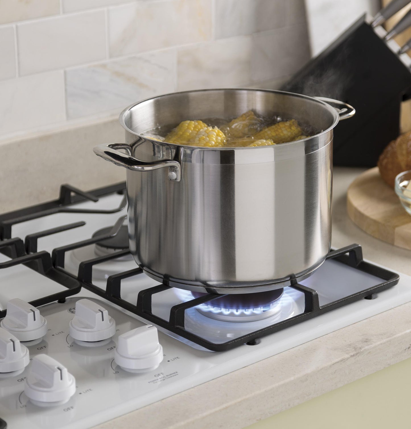 GE APPLIANCES JGP3036DLWW Ge 36"" Built-in Gas Cooktop