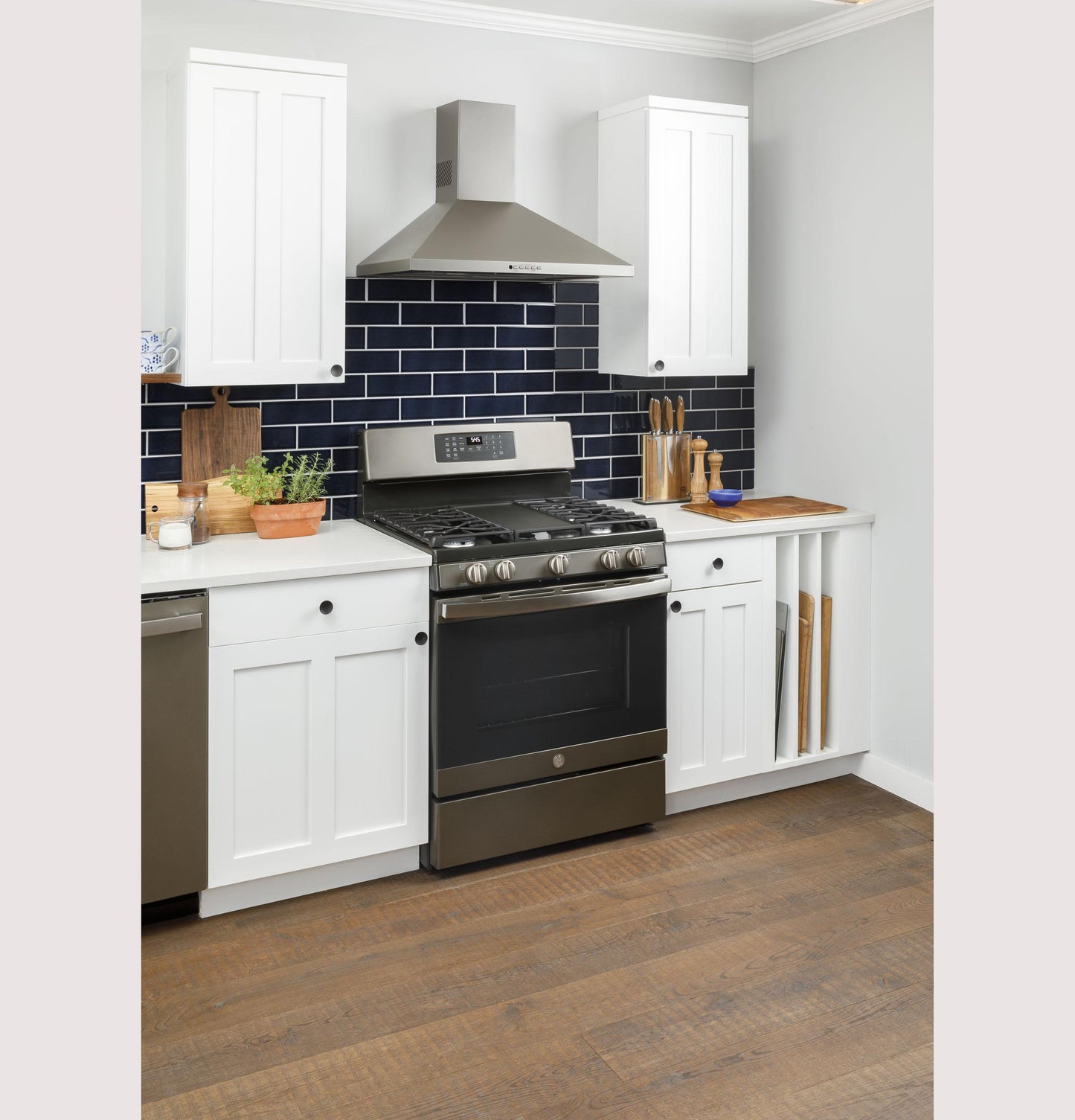 GE APPLIANCES JGB735EPES Ge 30"" Free-standing Gas Convection Range With Air Fry