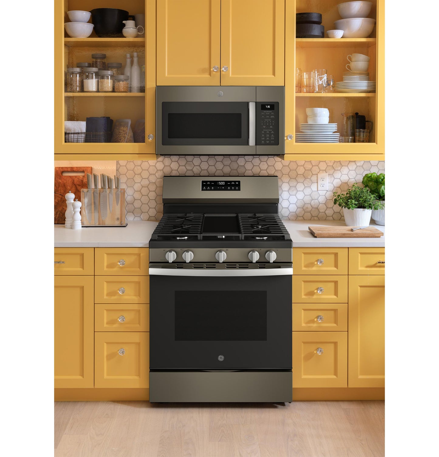 GE APPLIANCES GGF500PVES Ge 30"" Free-standing Gas Range