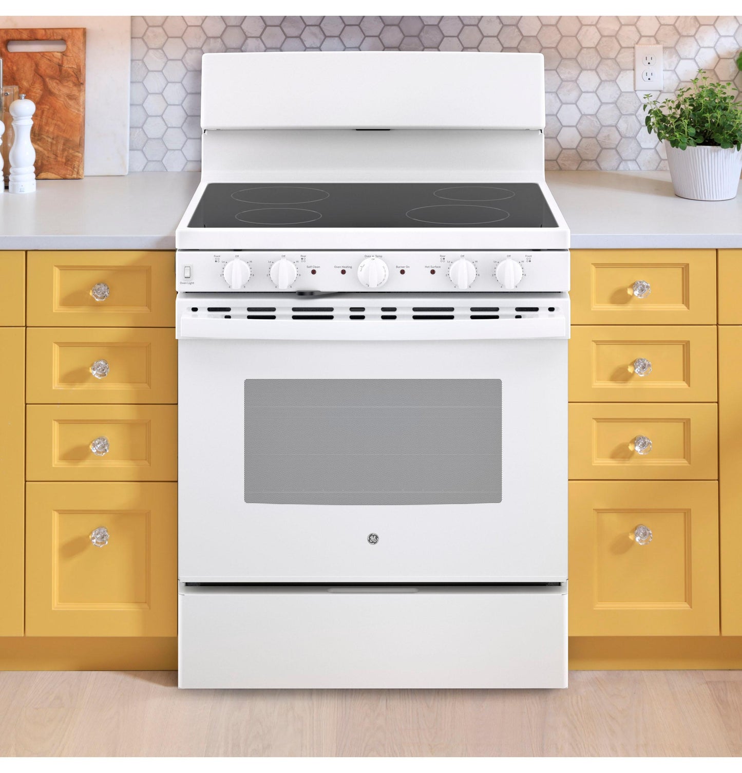 GE APPLIANCES JB480DTWW GE 30"" Free-standing Electric Radiant Smooth Cooktop Range