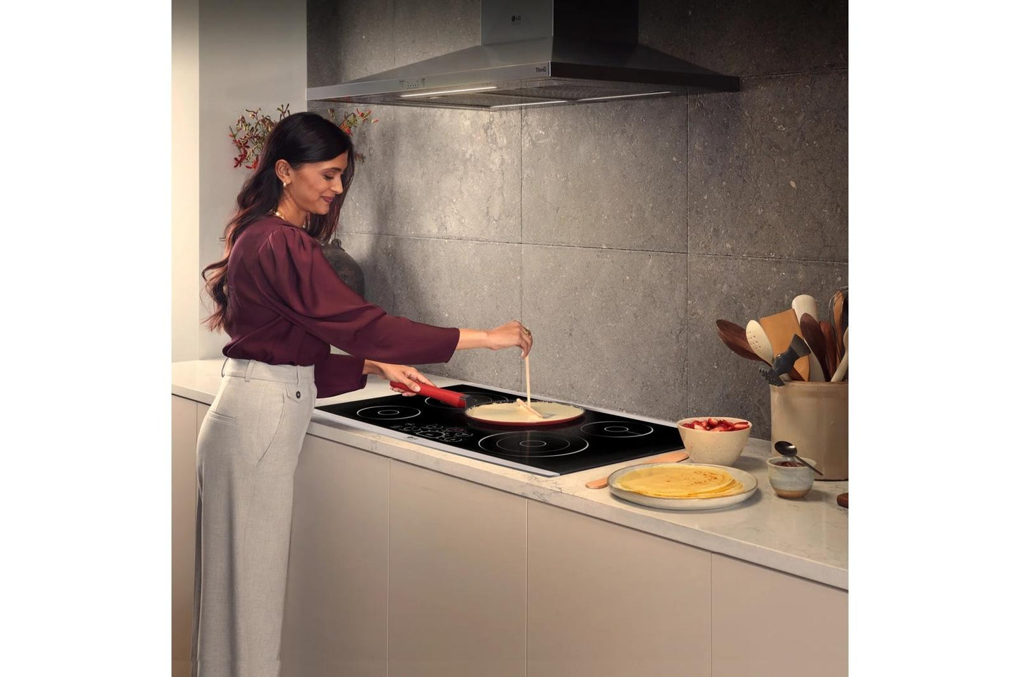 LG LSCE365ST LG Studio Series-36"" Radiant Cooktop