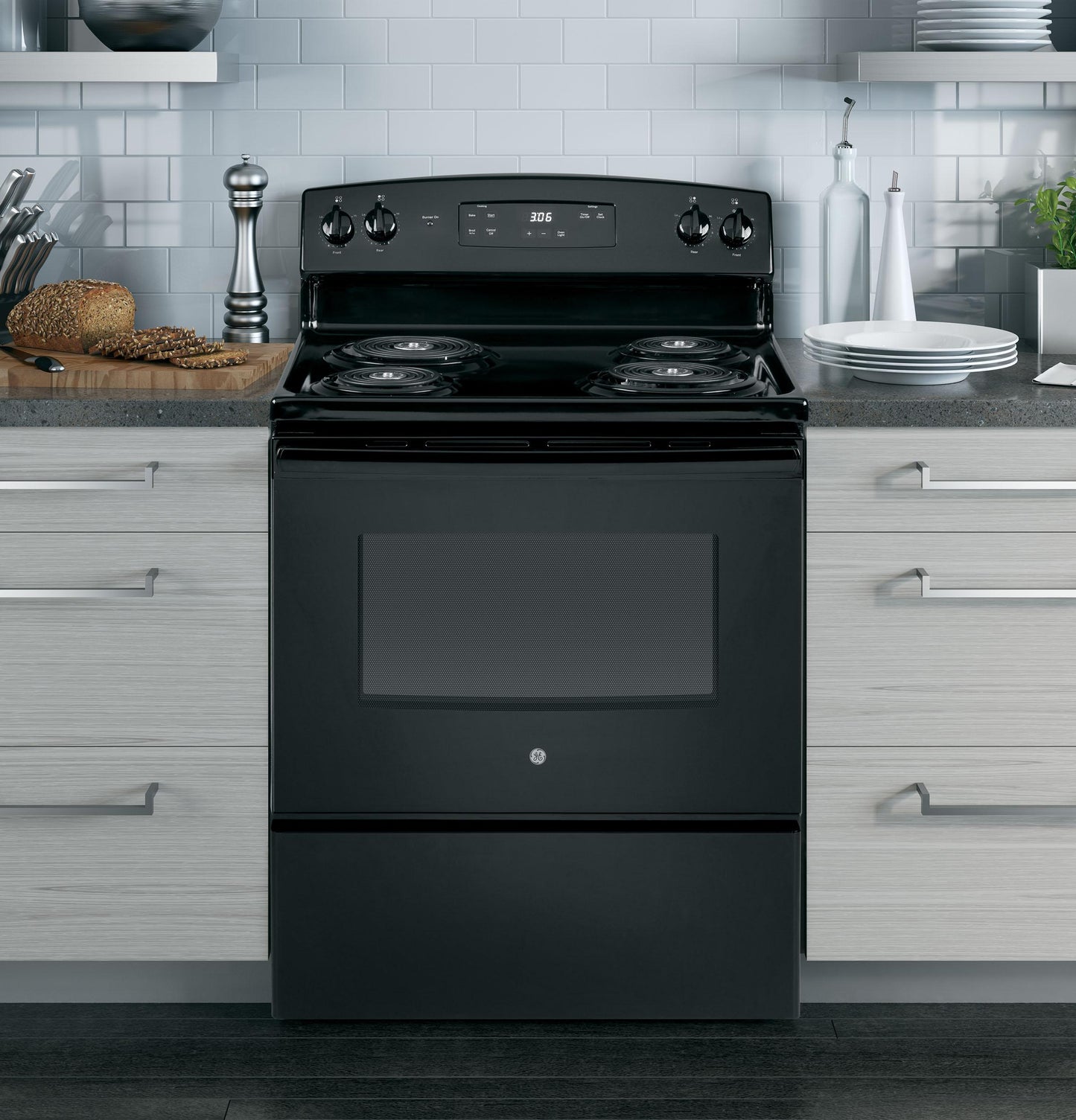 GE APPLIANCES JBS360DMBB Ge 30"" Free-standing Electric Range