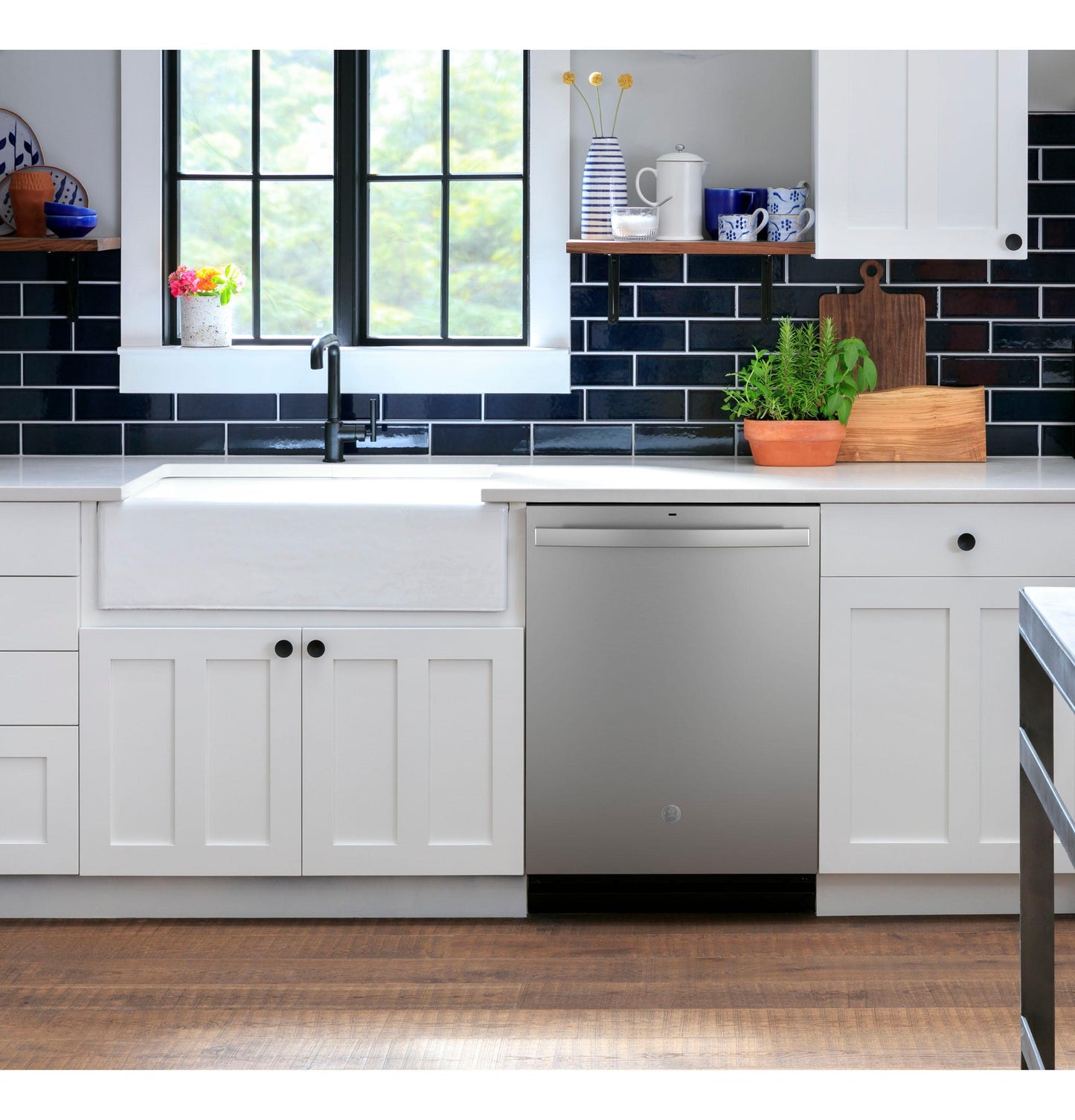 GE APPLIANCES GDT550PYRFS Ge Top Control With Plastic Interior Dishwasher With Sanitize CY...