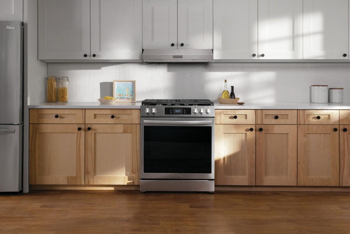 FRIGIDAIRE FCVW3052AS Frigidaire Undercabinet 30"" Ventilation Hood