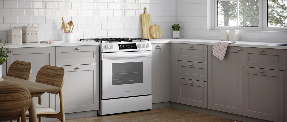 FRIGIDAIRE FCFG3062AW Frigidaire 30"" Front Control Gas Range With Quick Boil