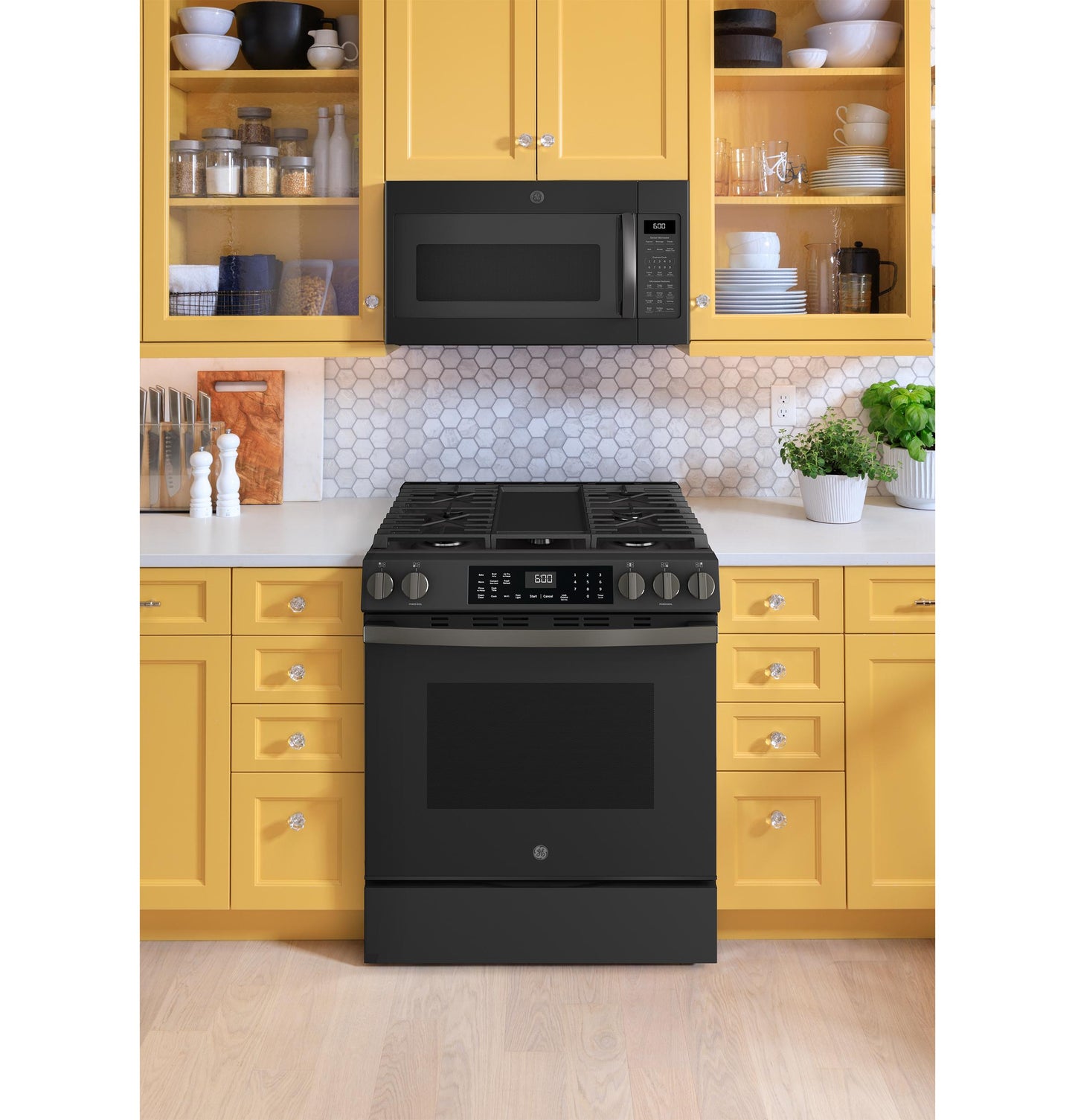 GE APPLIANCES GGS600AVDS Ge 30"" Slide-in Front-control Convection Gas Range With No PREHE...
