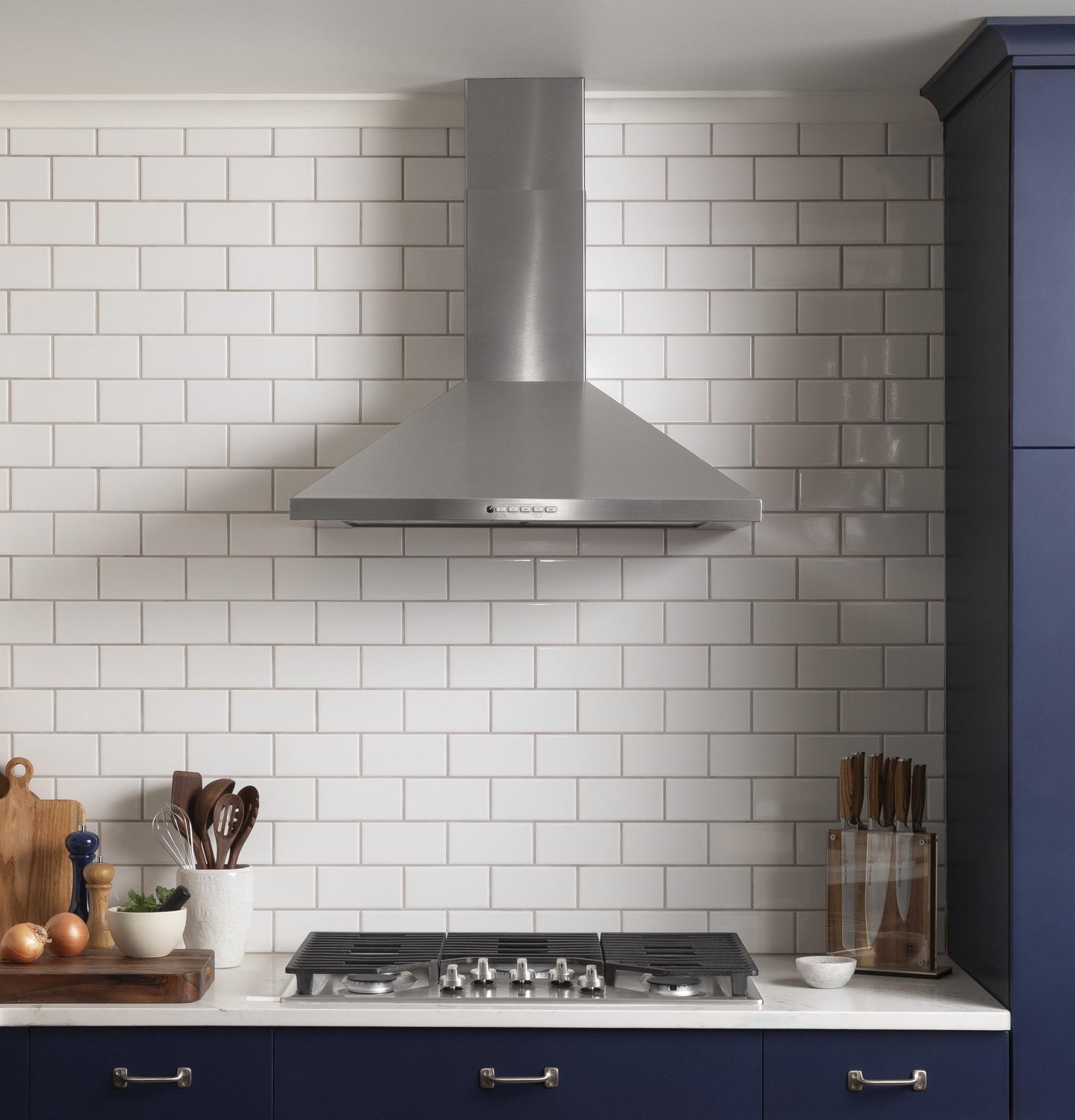 GE APPLIANCES JVW5301SJSS GE 30"" Wall-mount Pyramid Chimney Hood