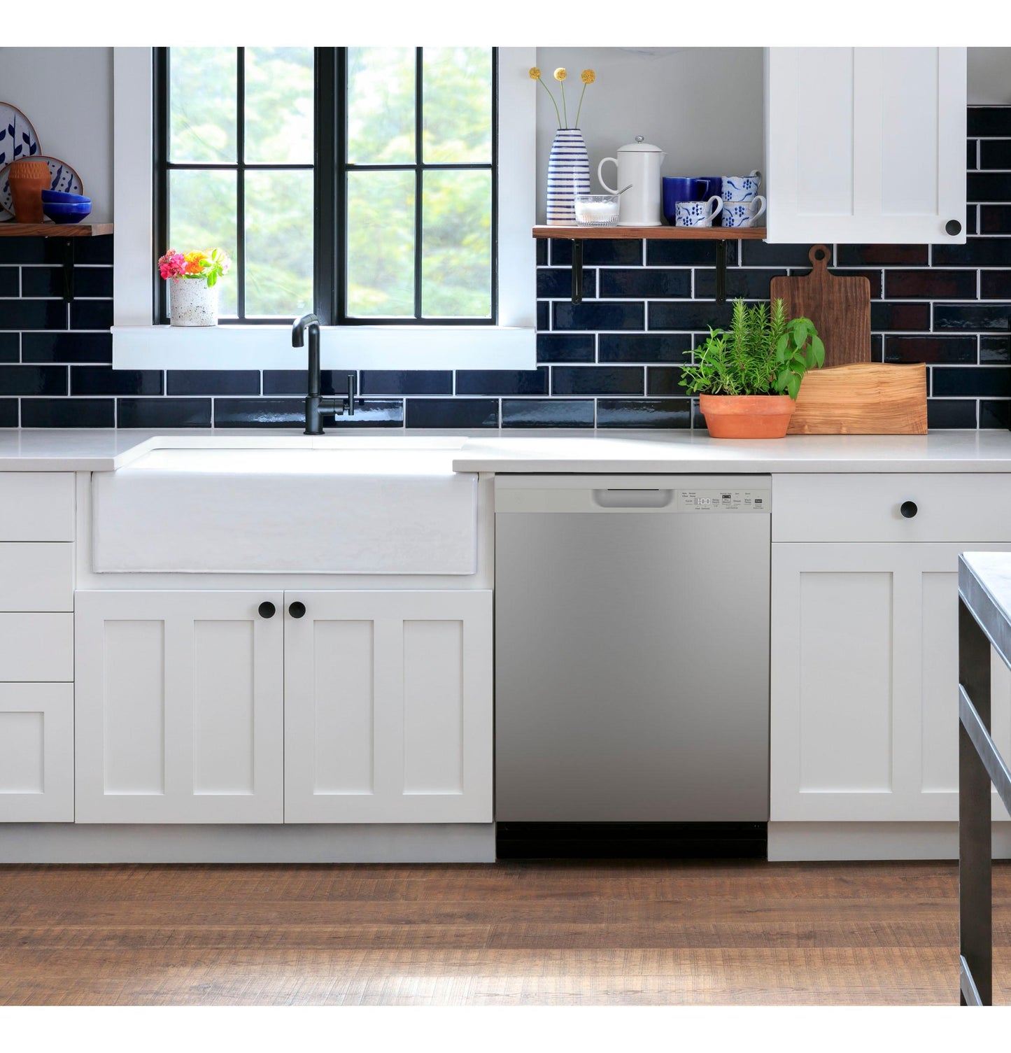 GE APPLIANCES GDF550PSRSS Ge Front Control With Plastic Interior Dishwasher With Sanitize ...