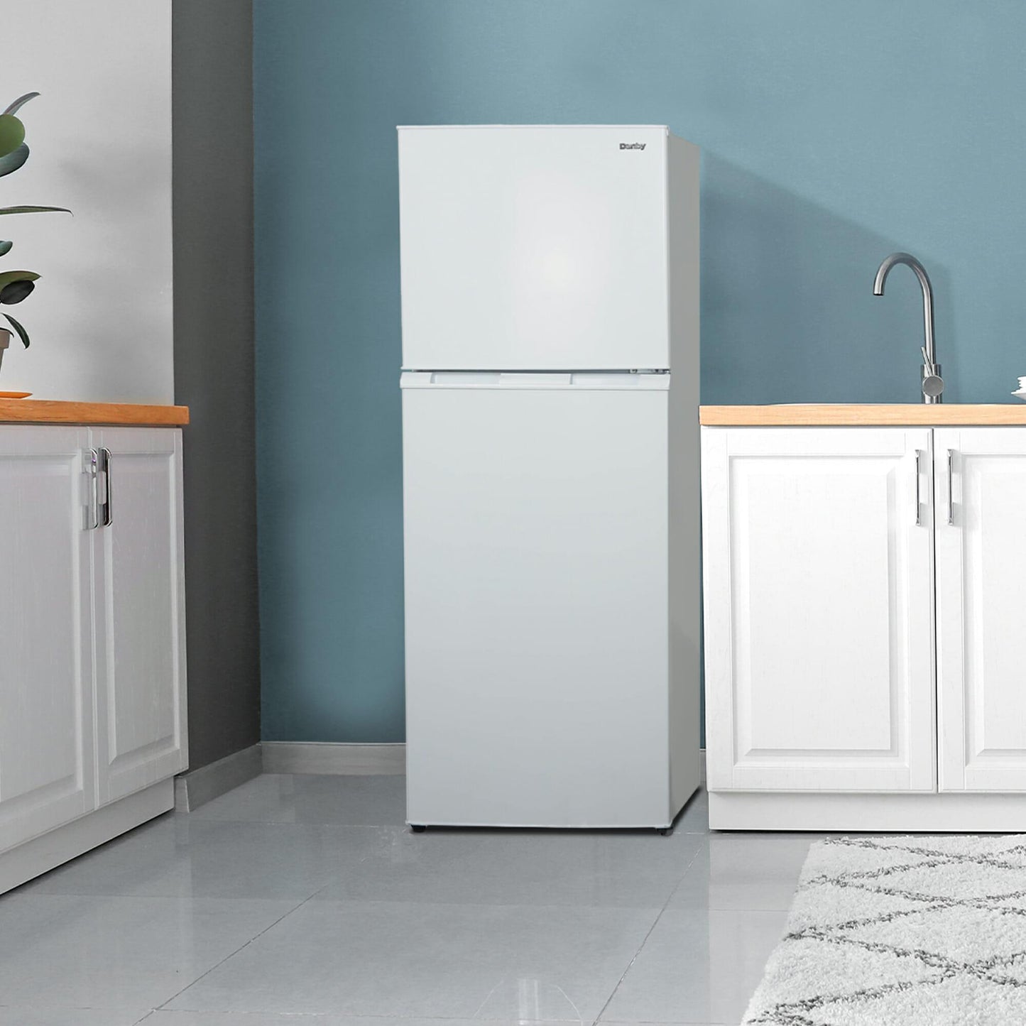 DANBY DFF101B1WDB Danby 10.1 Cu. Ft. Apartment Size Refrigerator
