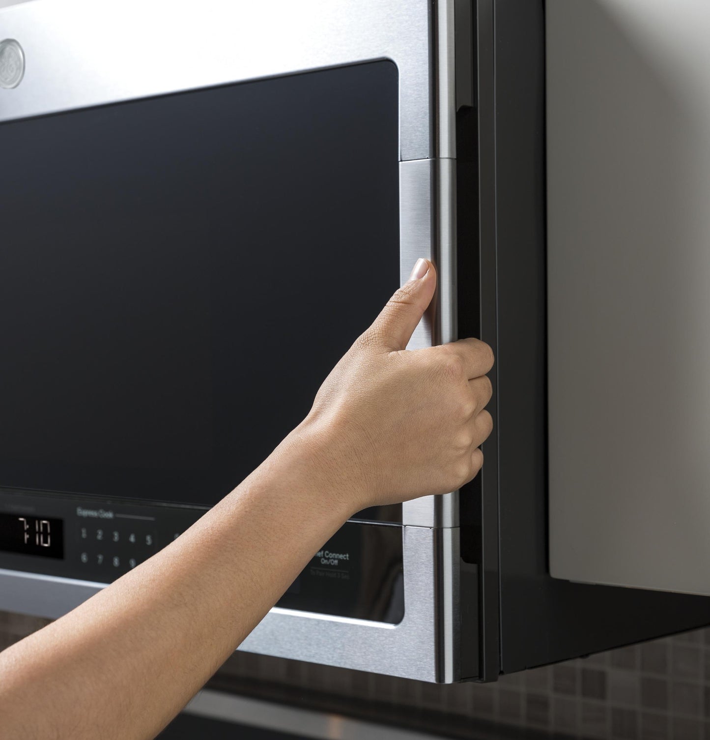 GE APPLIANCES PVM9005SJSS GE Profile Series 2.1 Cu. Ft. Over-the-range Sensor Microwave Oven