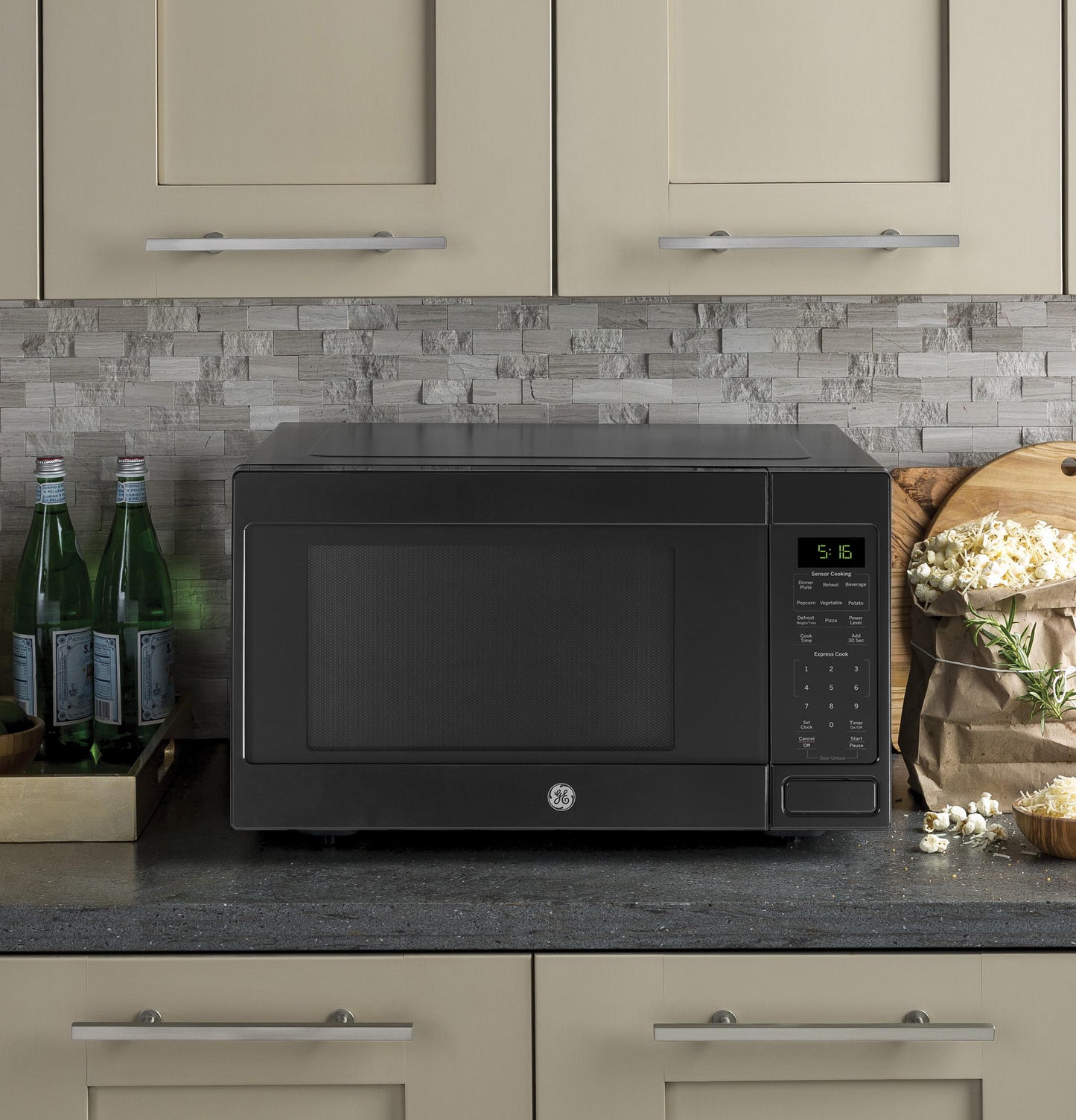 GE APPLIANCES GCST16S1WBB Ge 1.6 Cu. Ft. Countertop Microwave Oven