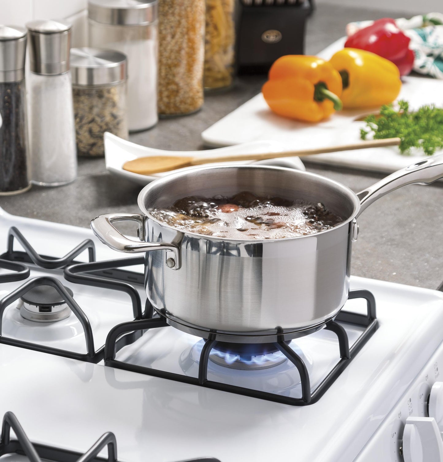 GE APPLIANCES JGBS60DEKWW Ge 30"" Free-standing Gas Range