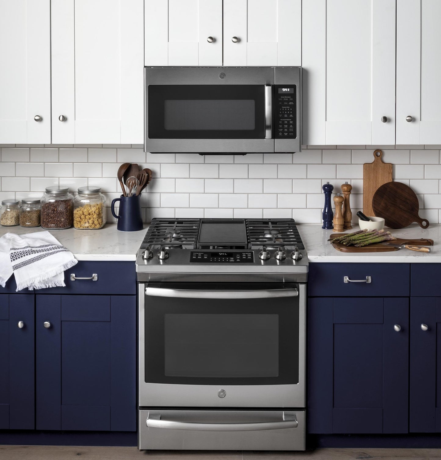 GE APPLIANCES JVM7195SKSS Ge Series 1.9 Cu. Ft. Over-the-range Sensor Microwave Oven