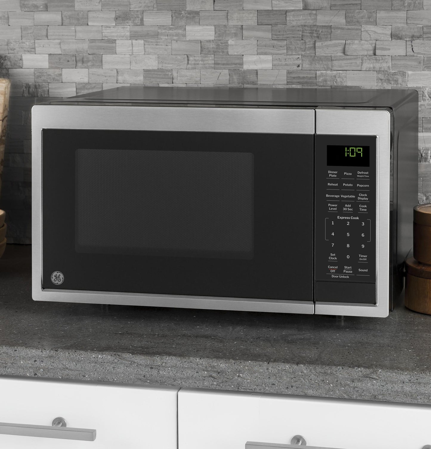 GE APPLIANCES GCST09N1WSS Ge 0.9 Cu. Ft. Capacity Countertop Microwave Oven