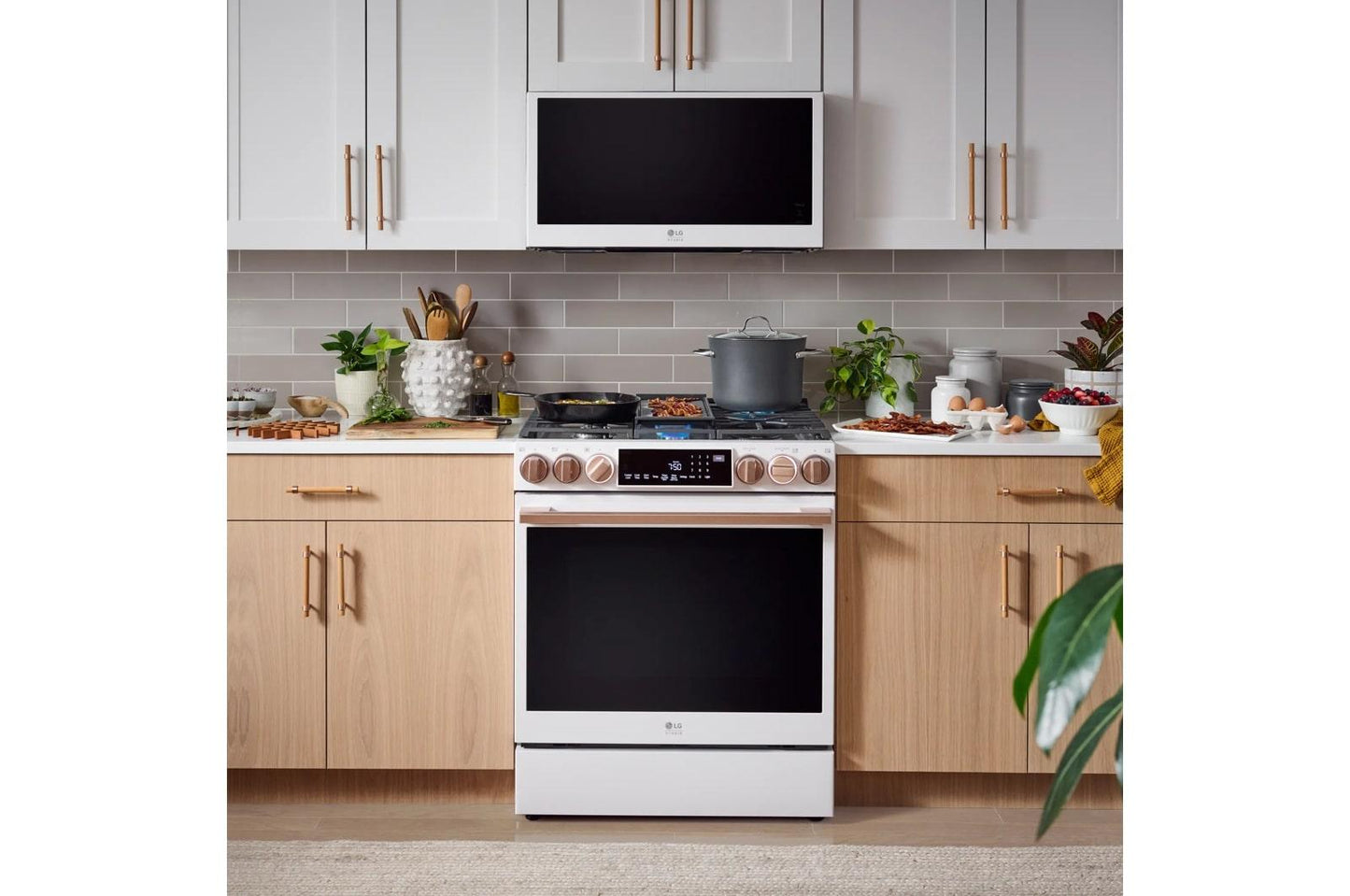 LG LSGS6338N LG Studio 6.3 Cu. Ft. Instaview Gas Slide-in Range With Probake ...