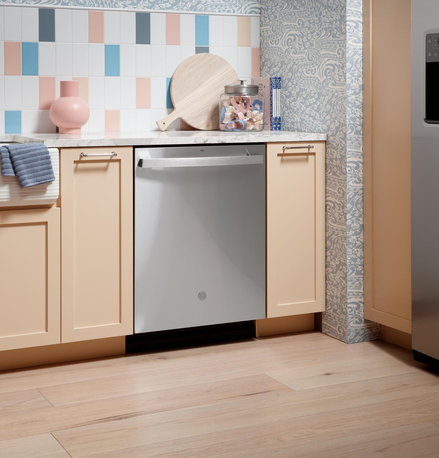 GE APPLIANCES GDT650SYVFS Ge Fingerprint Resistant Top Control With Stainless Steel INTERI...