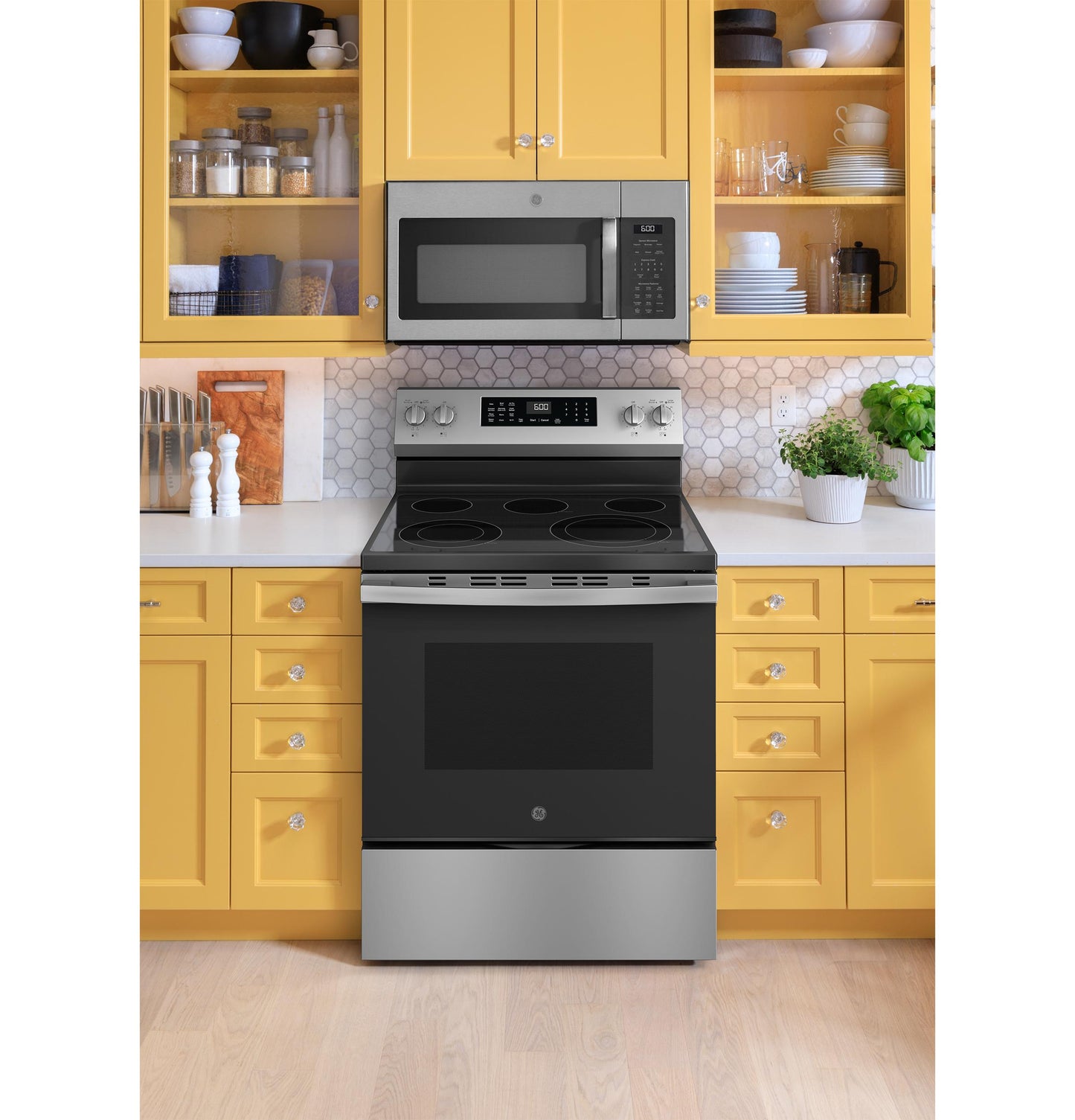 GE APPLIANCES GRF600AVSS Ge 30"" Free-standing Electric Convection Range With No Preheat A...