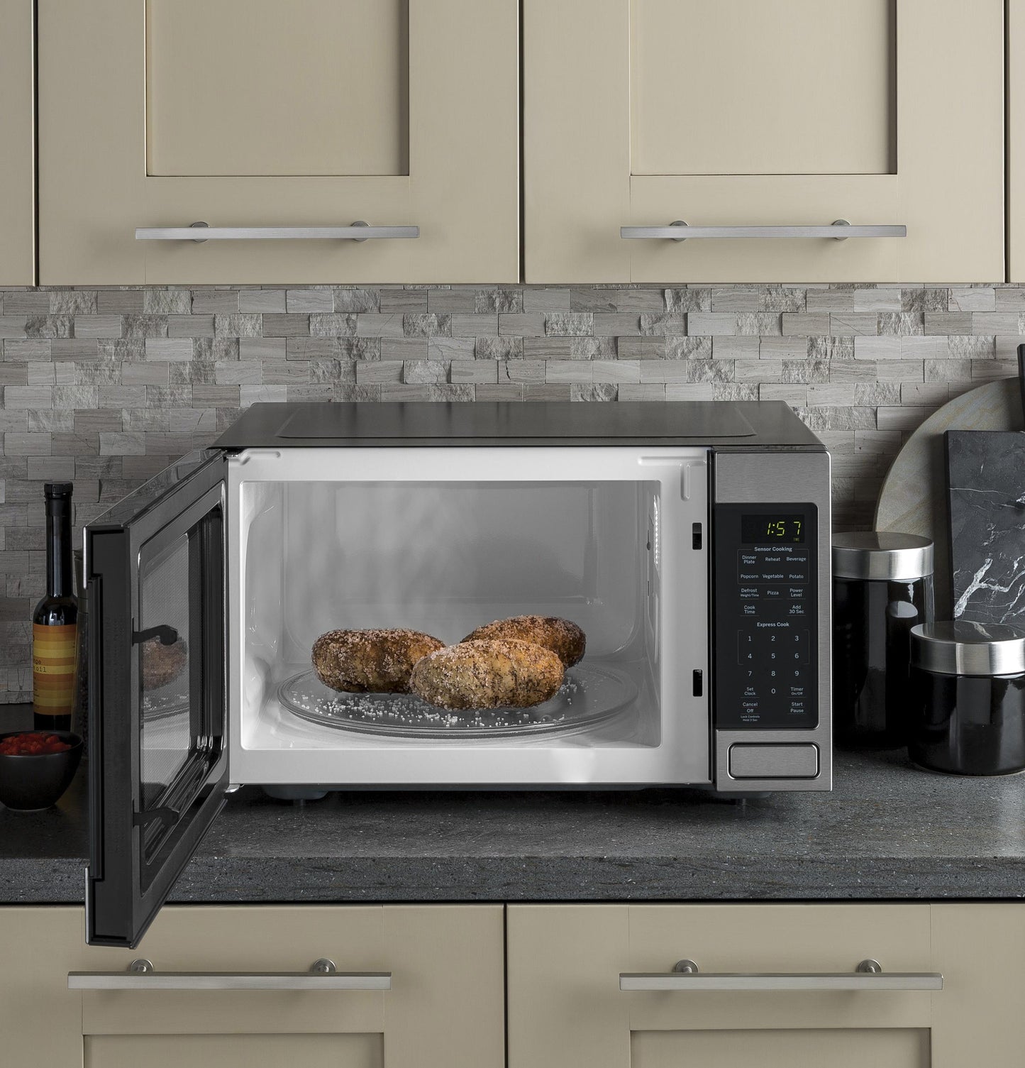 GE APPLIANCES GCST16S1WSS Ge 1.6 Cu. Ft. Countertop Microwave Oven
