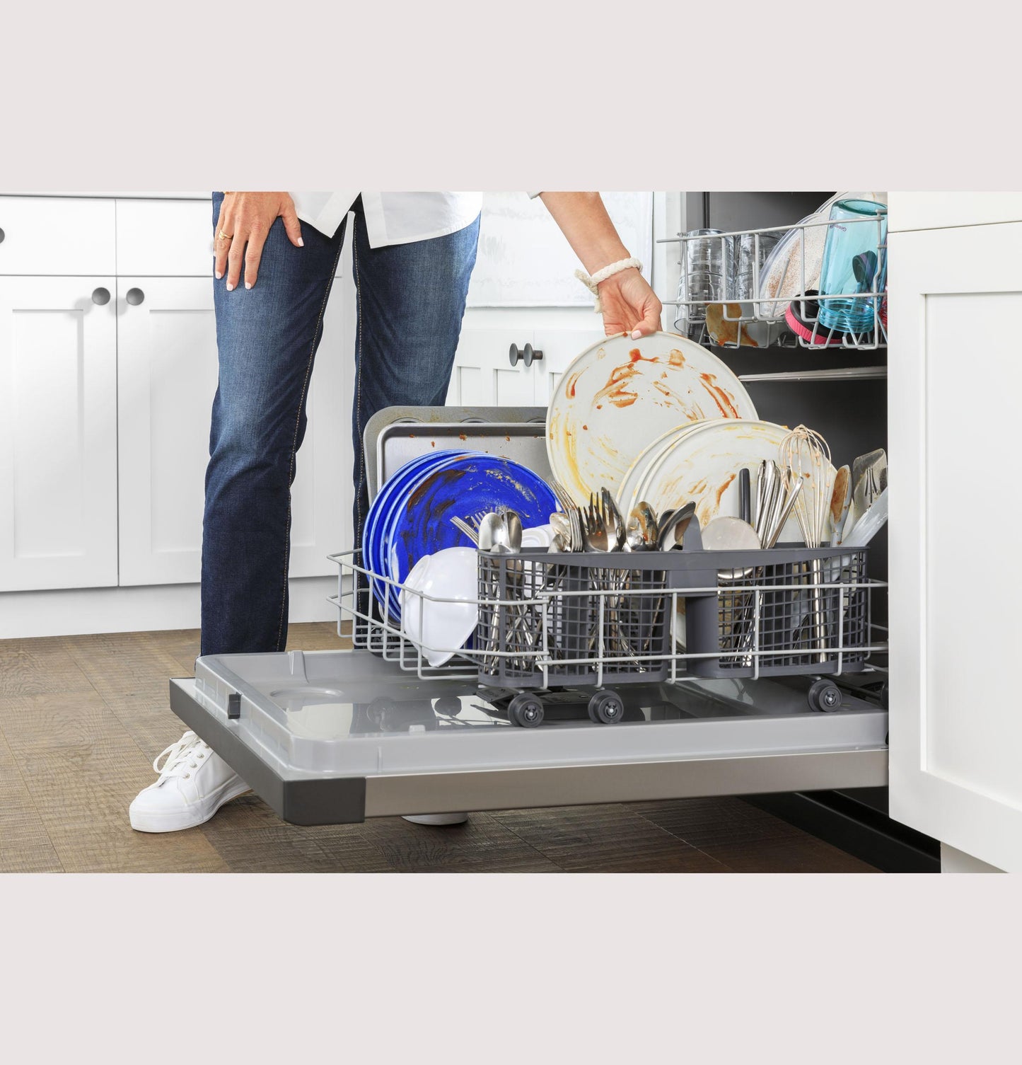 GE APPLIANCES GDF450PGRBB Ge Dishwasher With Front Controls