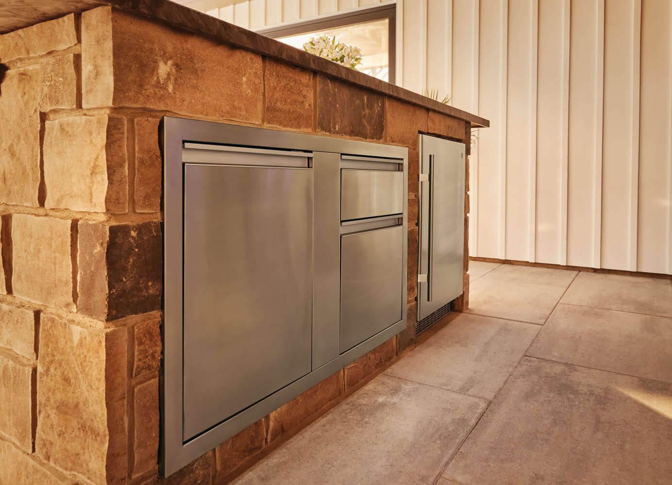 NAPOLEON BBQ NFR055OUSS Napoleon BBQ Outdoor Rated Stainless Steel Fridge