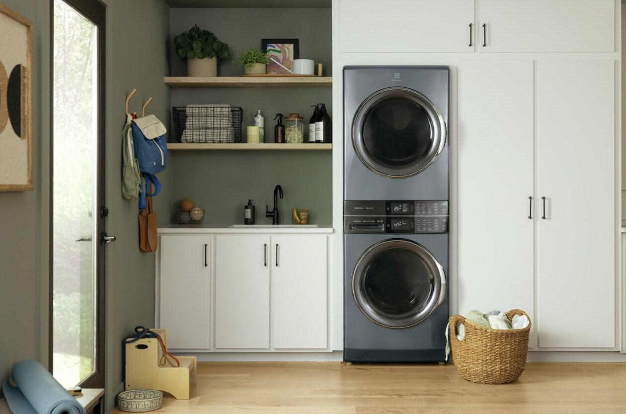 ELECTROLUX ELTG7600AT Electrolux Laundry Tower Single Unit Front Load 4.5 Cu. Ft. WAS...