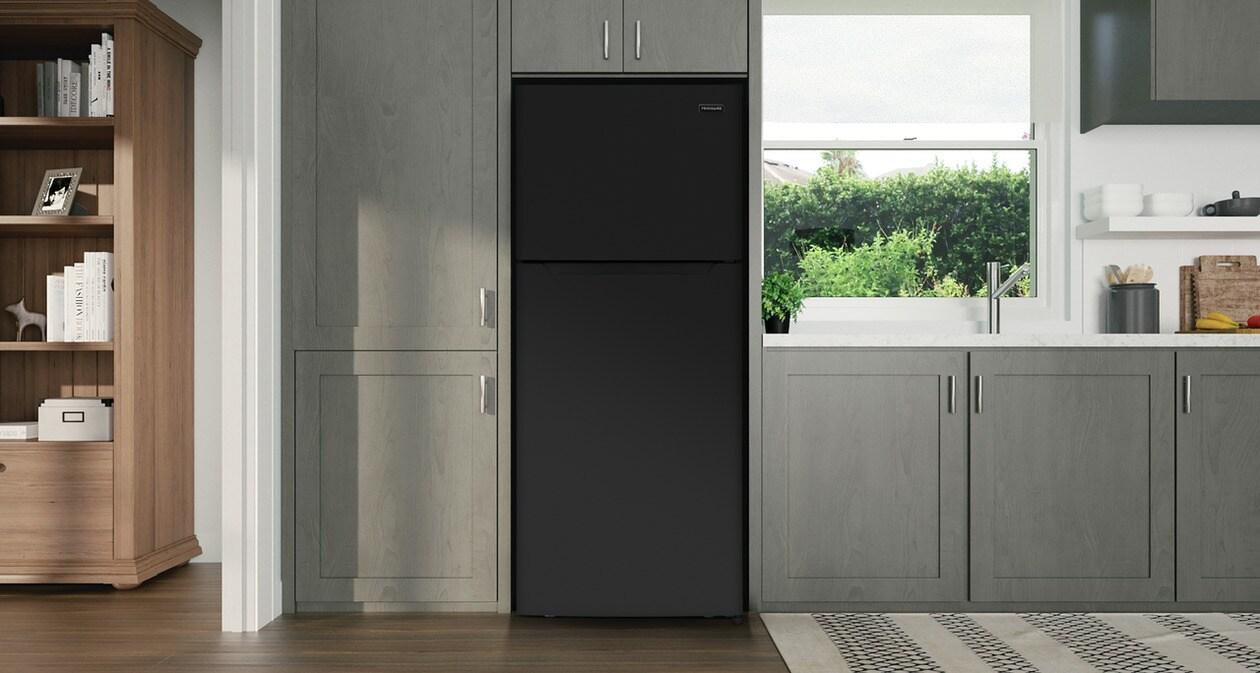 FRIGIDAIRE FFHT1822UB Frigidaire 17.6 Cu. Ft. Top Freezer Refrigerator
