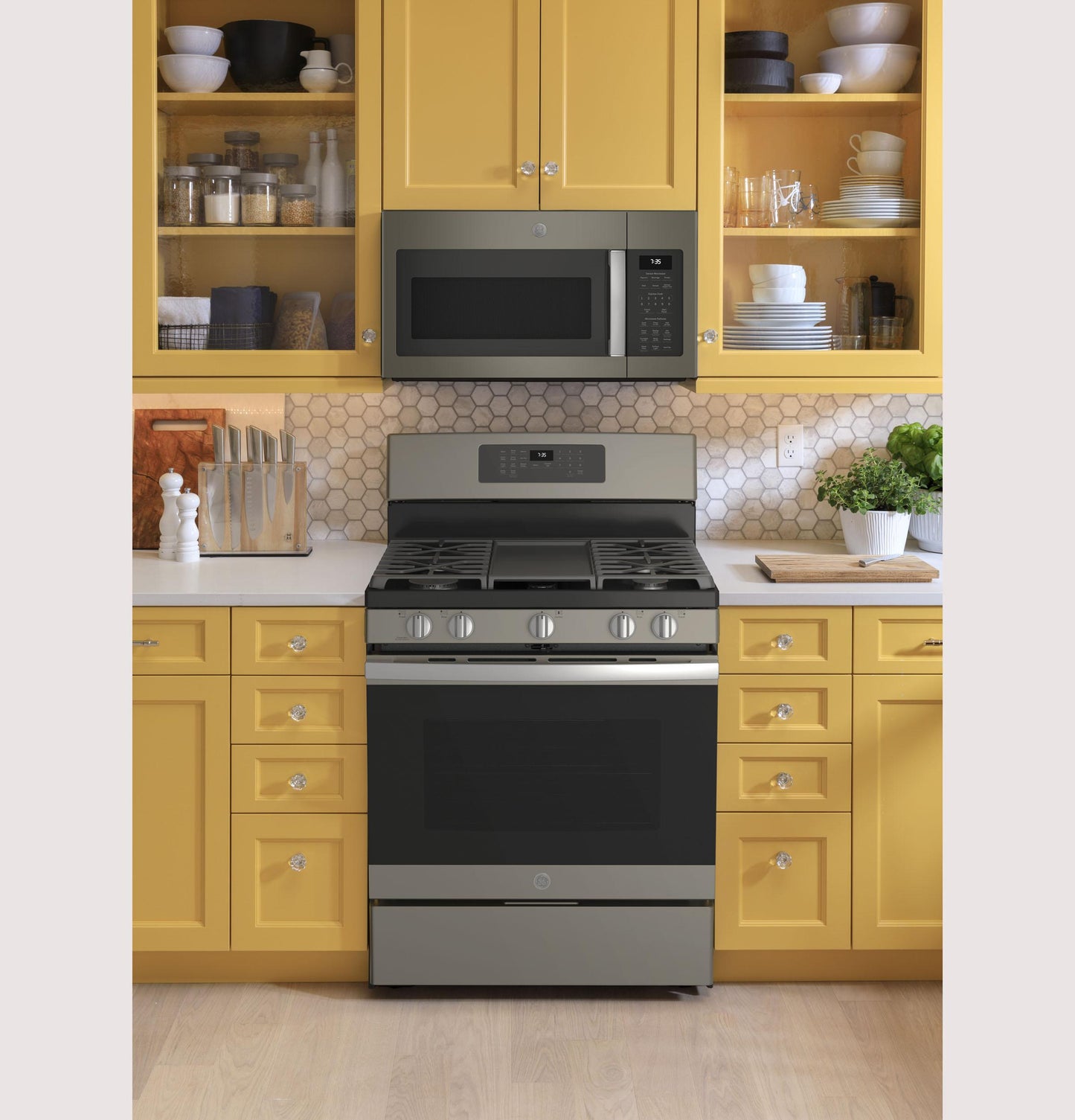 GE APPLIANCES JGB735EPES Ge 30"" Free-standing Gas Convection Range With Air Fry