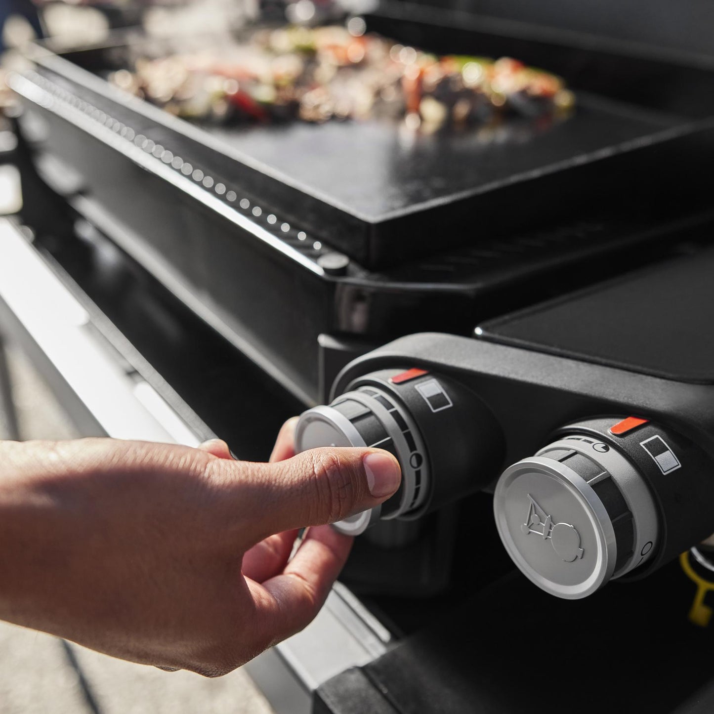 WEBER 1500213 Weber Traveler 22"" Portable Griddle - Black