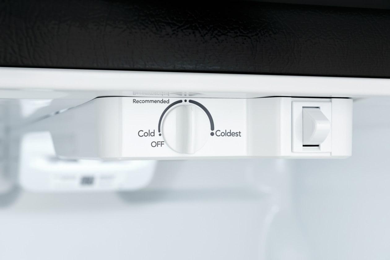FRIGIDAIRE FFHT2022AB Frigidaire 20.0 Cu. Ft. Top Freezer Refrigerator