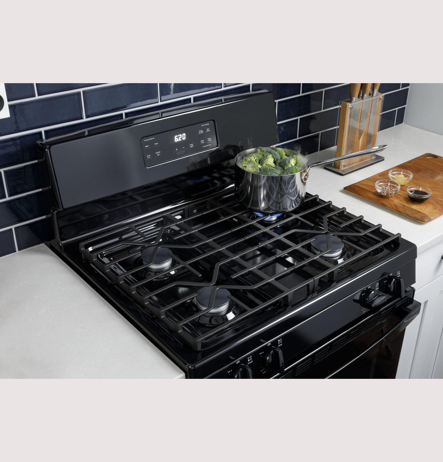 GE APPLIANCES JGBS61DPWW Ge 30"" Free-standing Gas Range