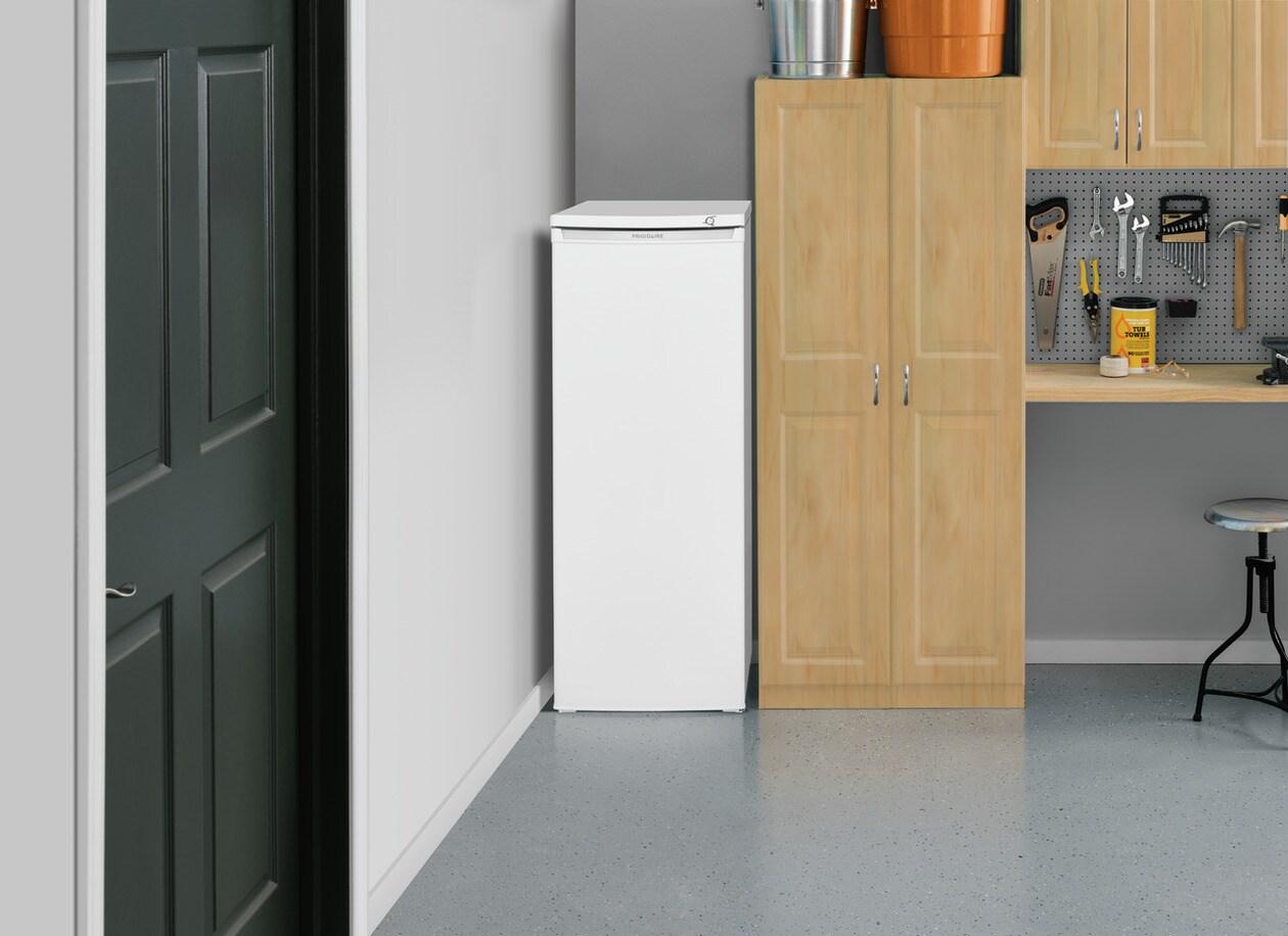 FRIGIDAIRE FFUM0623AW Frigidaire 6 Cu. Ft. Upright Freezer