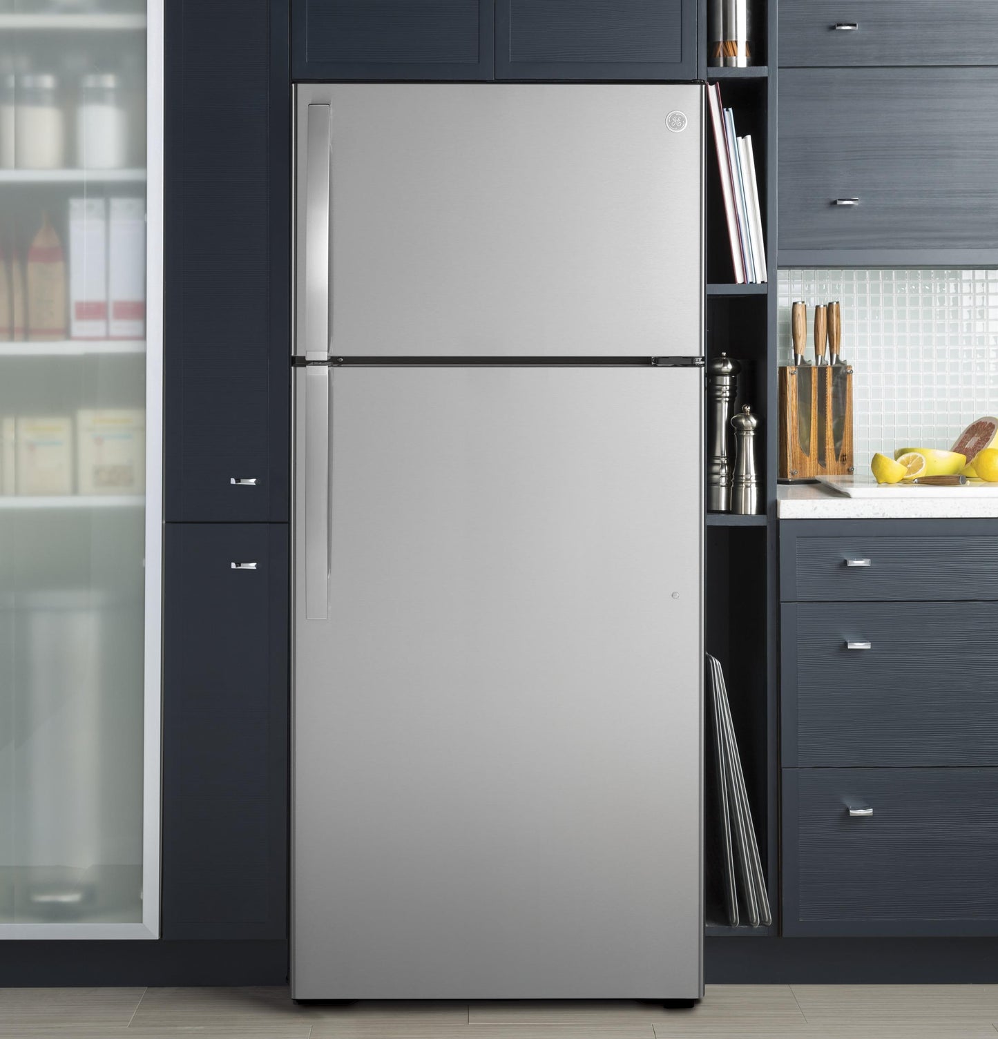 GE APPLIANCES GIE17GSNRSS Ge Energy Star 16.6 Cu. Ft. Top-freezer Refrigerator
