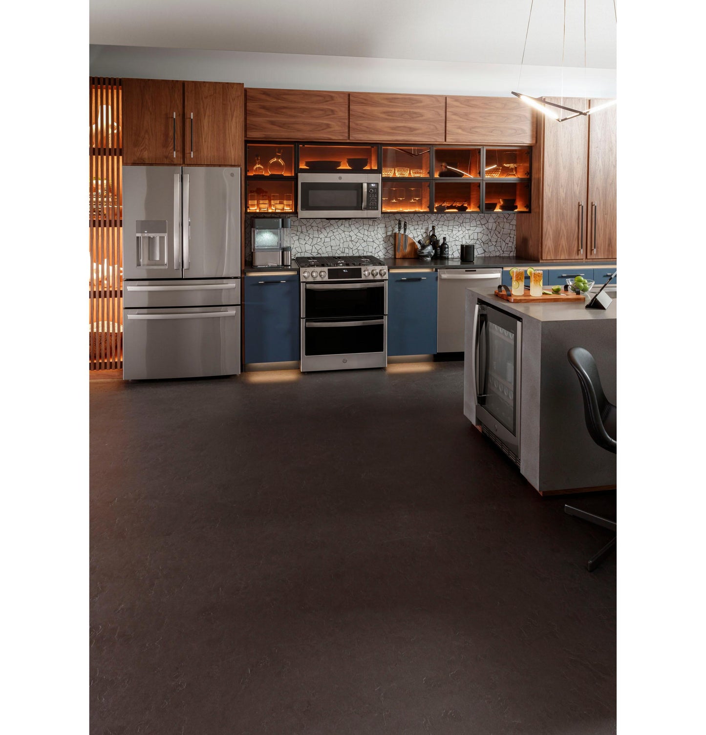GE APPLIANCES PGS960YPFS GE Profile 30"" Smart Slide-in Front-control Gas Double Oven CON...