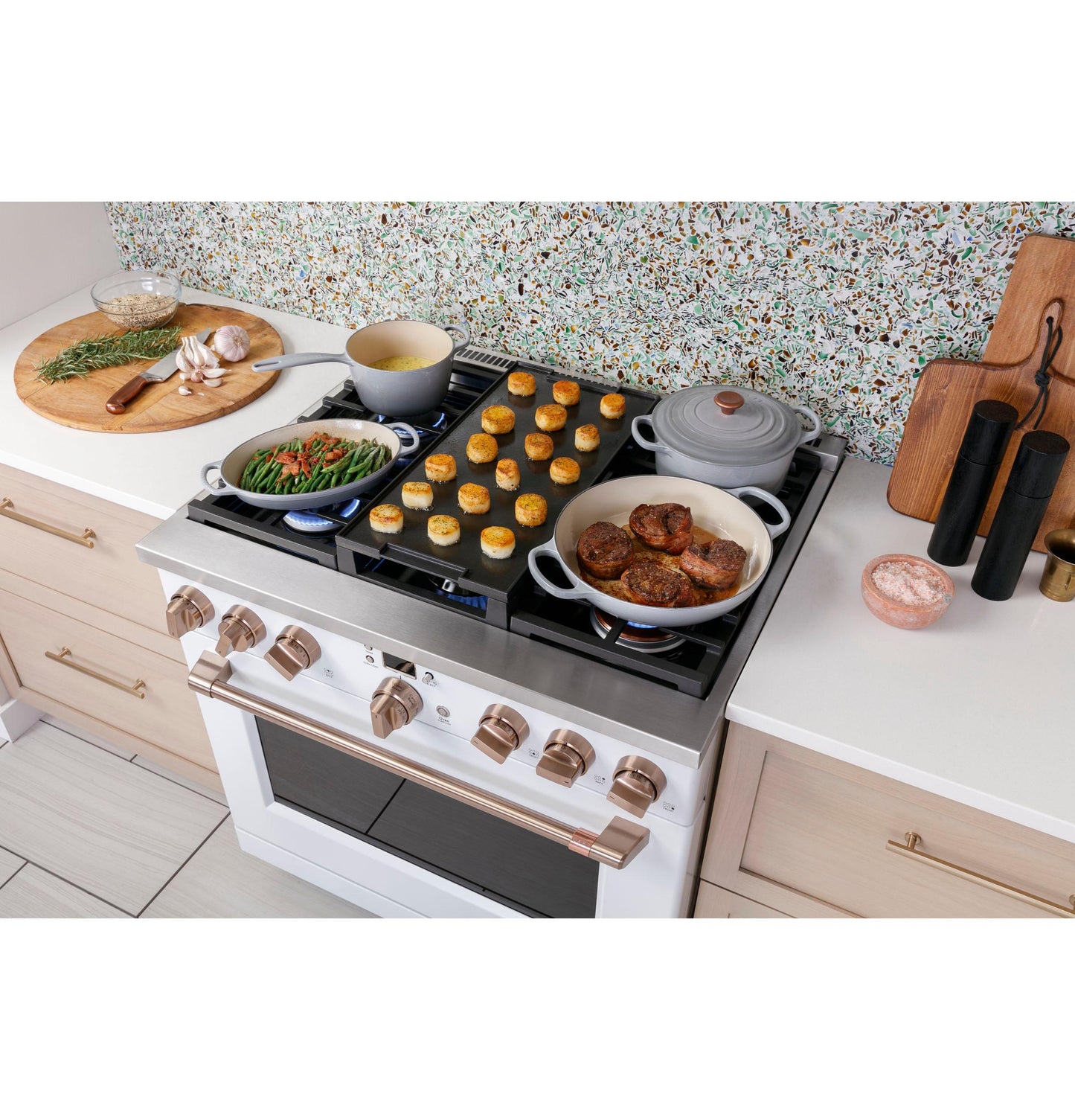 CAFE CGY366P4TW2 Cafe 36"" Smart All-gas Commercial-style Range With 6 Burners ...