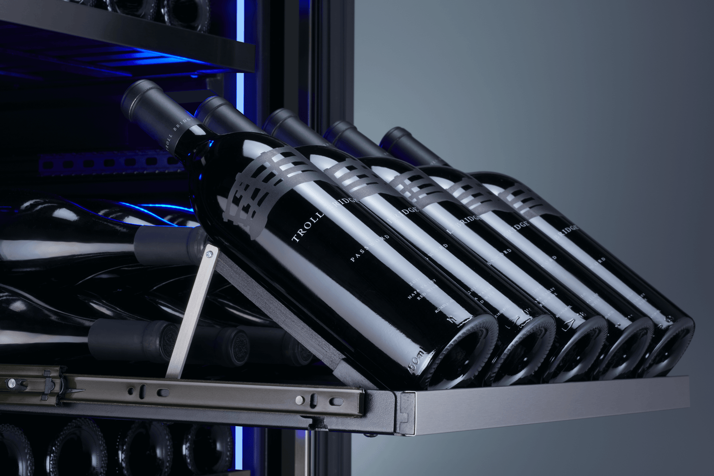 ZEPHYR PRW24F01CG Zephyr 24"" Full Size Single Zone Wine Cooler