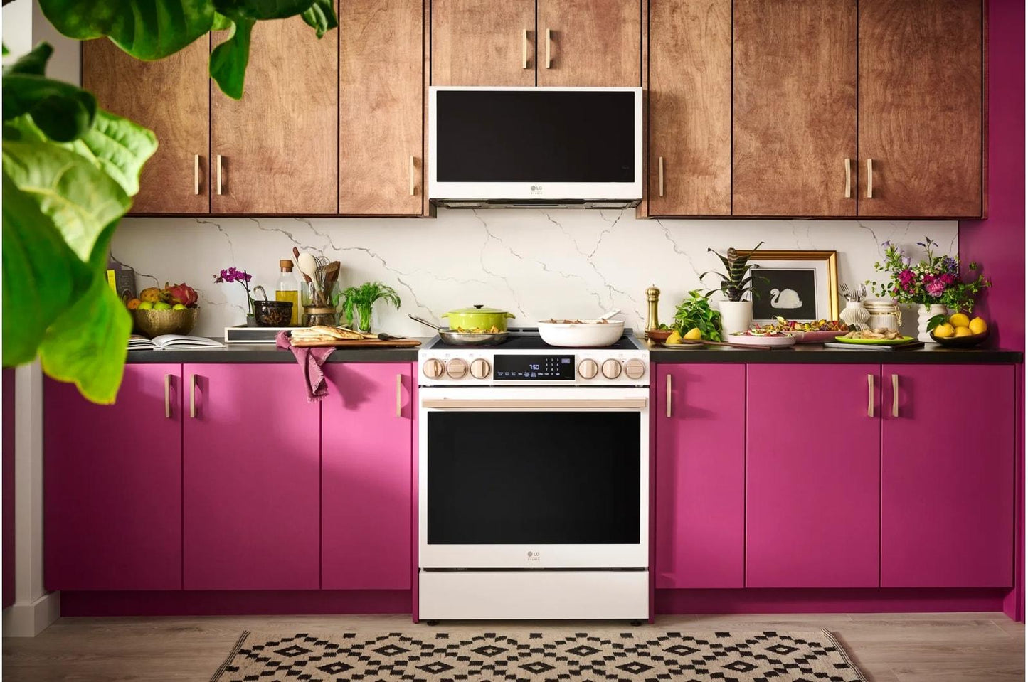 LG LSIS6338NE LG Studio 6.3 Cu. Ft. Instaview Induction Slide-in Range With AI...