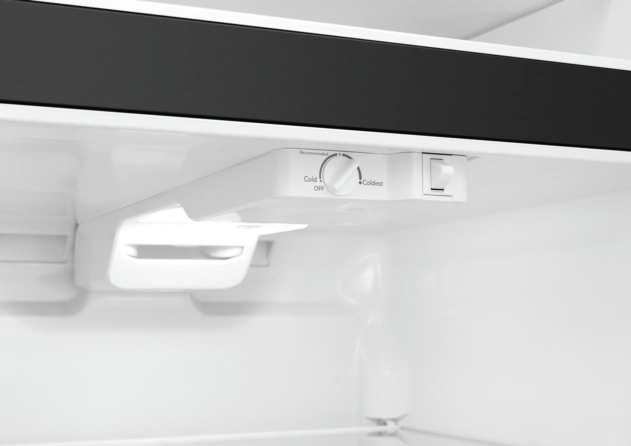 FRIGIDAIRE FFTR1835VS Frigidaire 18.3 Cu. Ft. Top Freezer Refrigerator