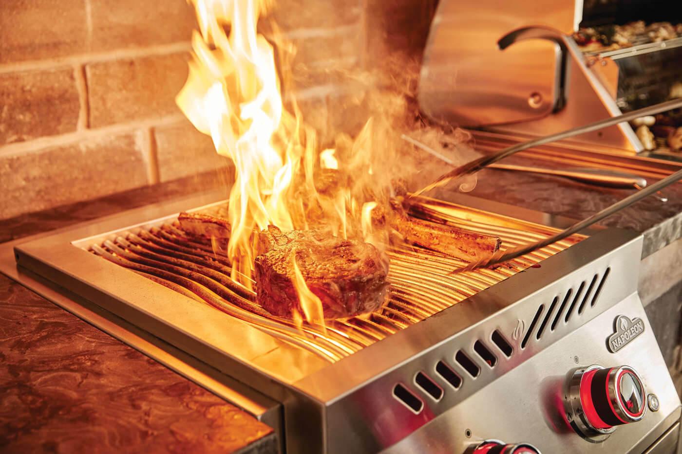 NAPOLEON BBQ BIB18IRNSS Built-in 700 Series Dual Infrared Burner With Stainless Steel COVER...