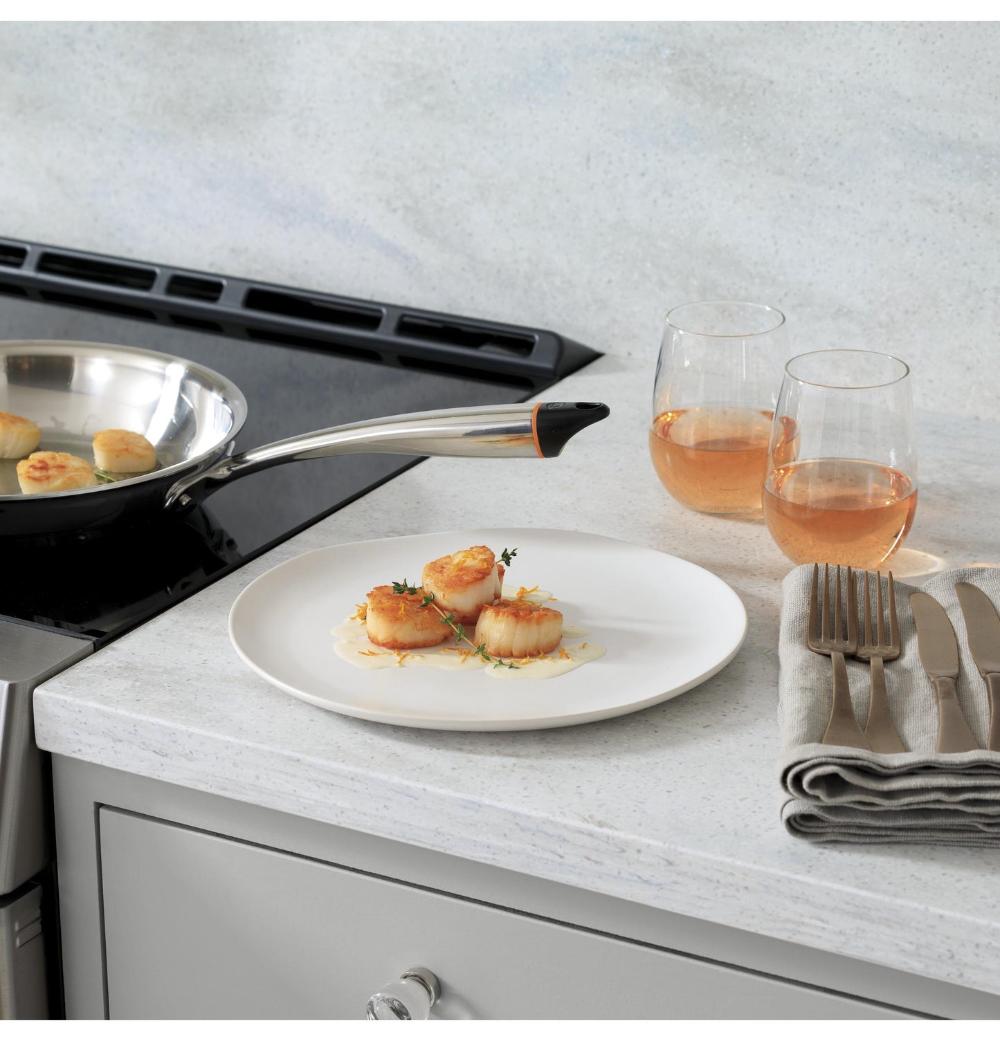 CAFE CHS900P2MS1 Cafe 30"" Slide-in Front Control Induction and Convection RANG...