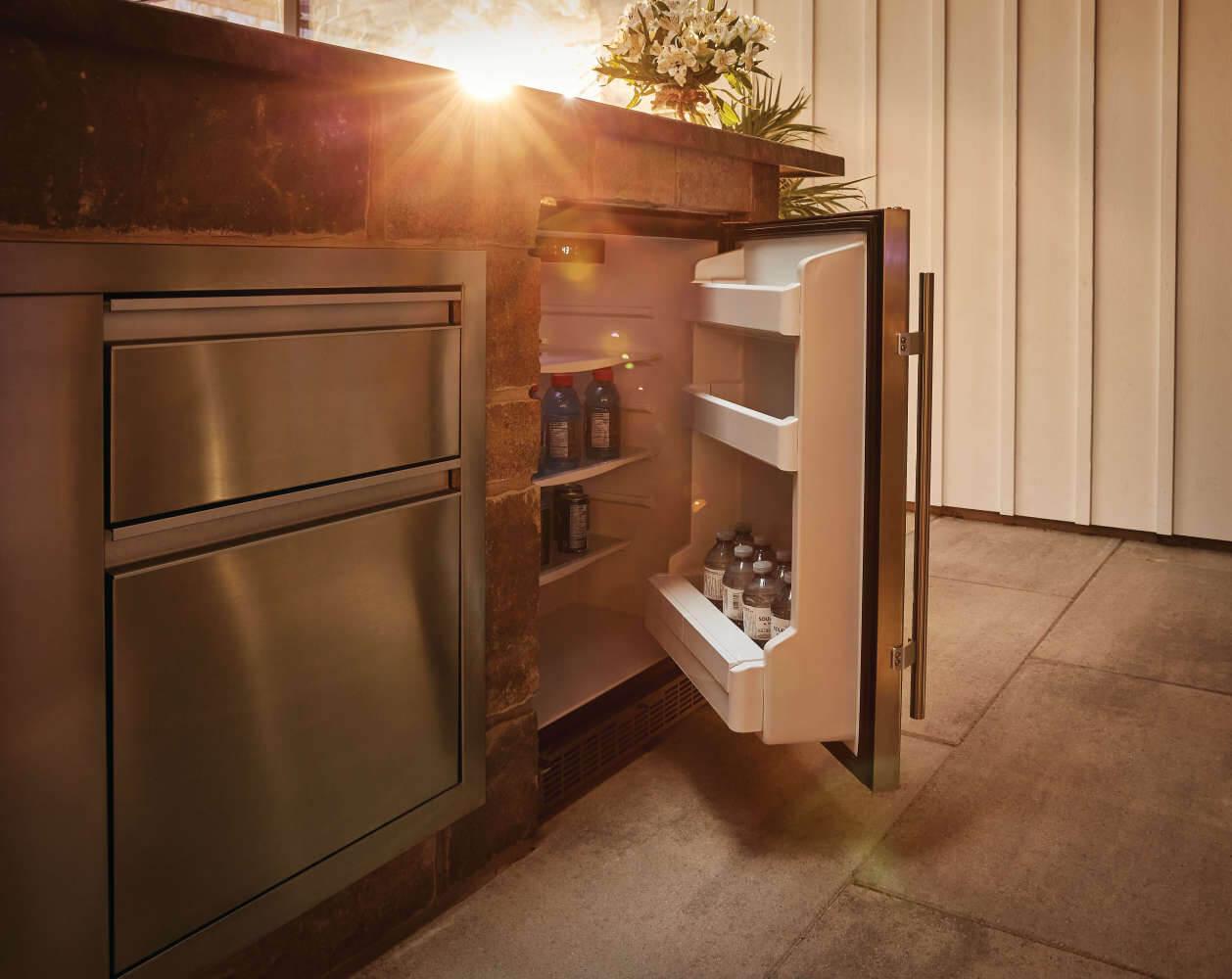 NAPOLEON BBQ NFR055OUSS Napoleon BBQ Outdoor Rated Stainless Steel Fridge
