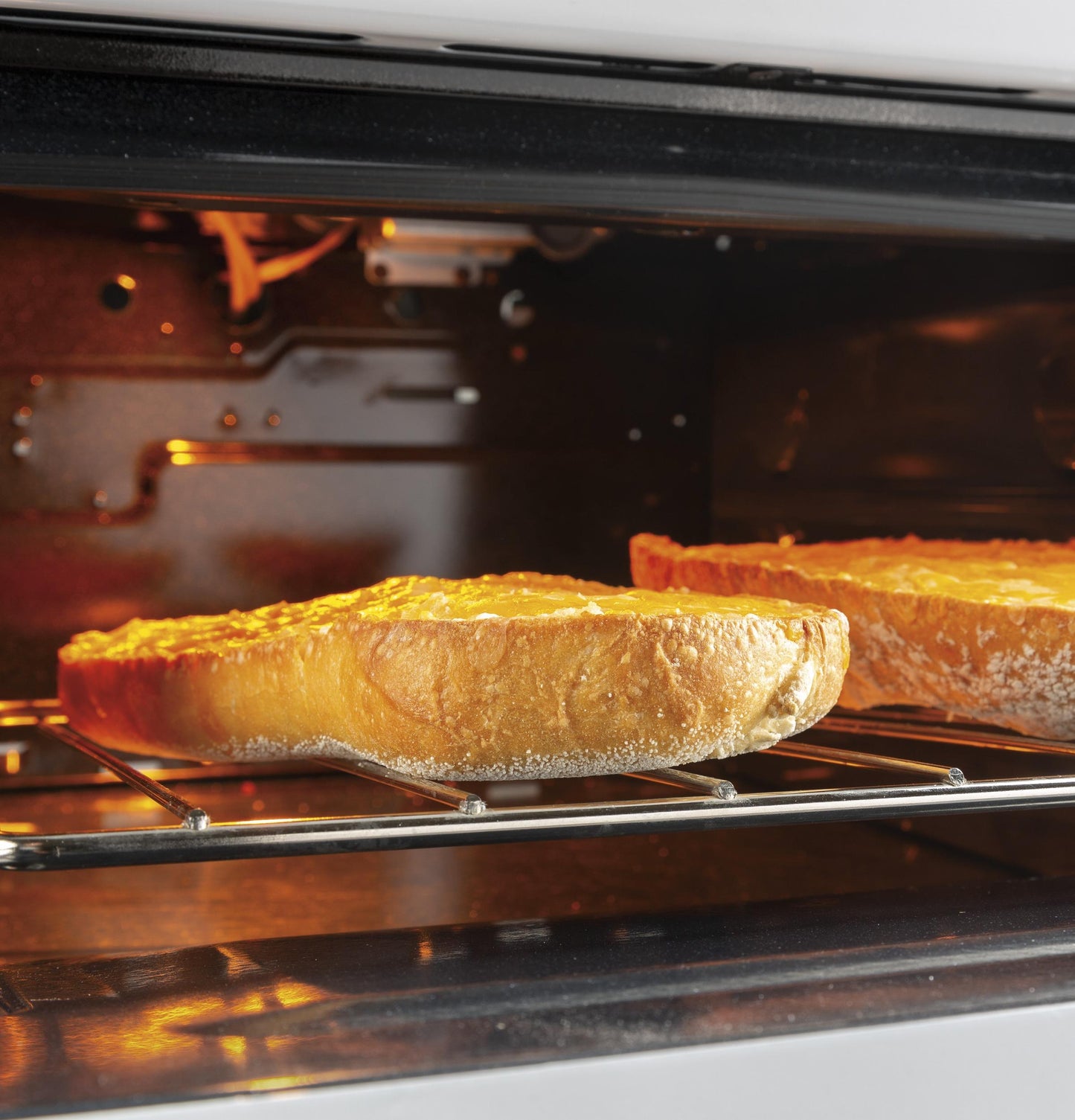 HOTPOINT RGAS200DMWW Hotpoint 20"" Front-control Free-standing Gas Range With Sealed B...
