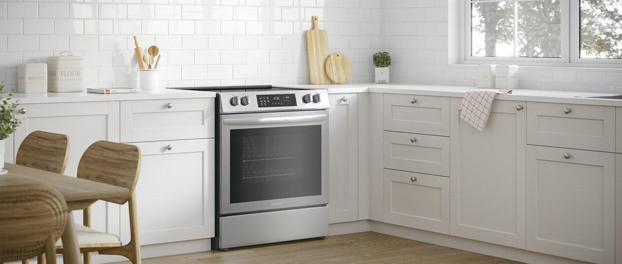 FRIGIDAIRE FCFE3083AS Frigidaire 30"" Front Control Electric Range