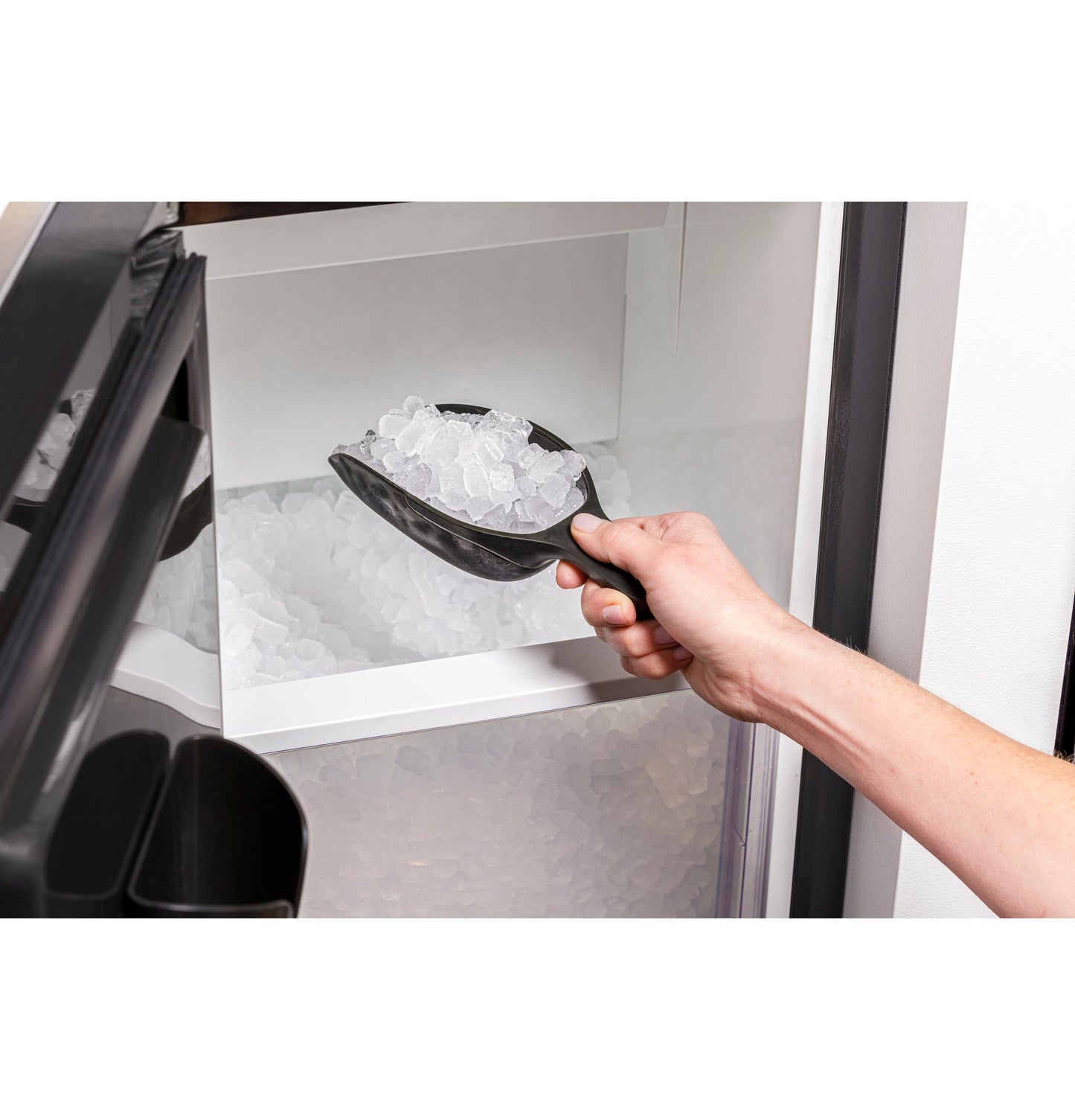 GE APPLIANCES UNC15NPWII Ice Maker 15-inch - Nugget Ice