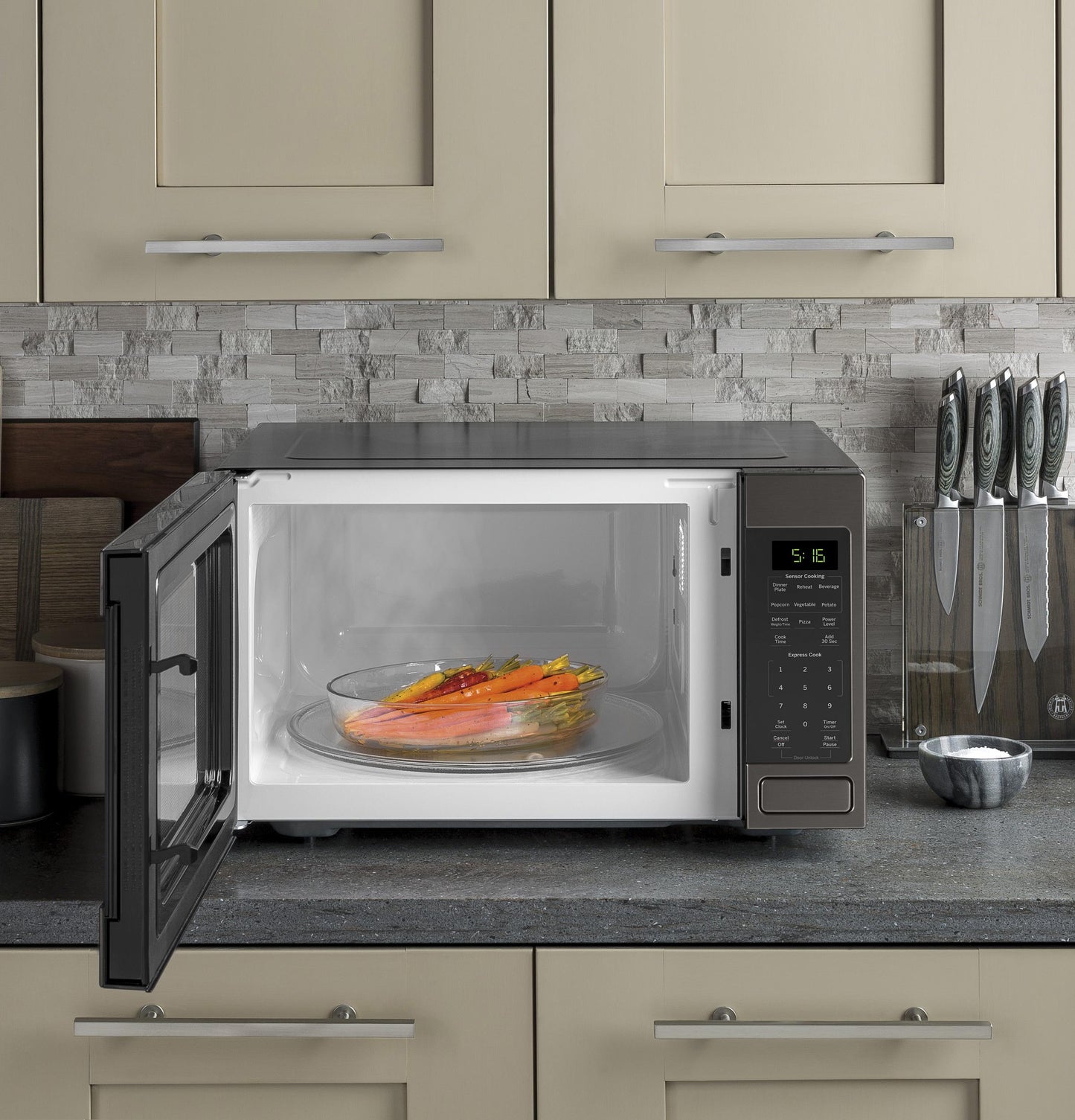 GE APPLIANCES GCST16S1WTS Ge 1.6 Cu. Ft. Countertop Microwave Oven