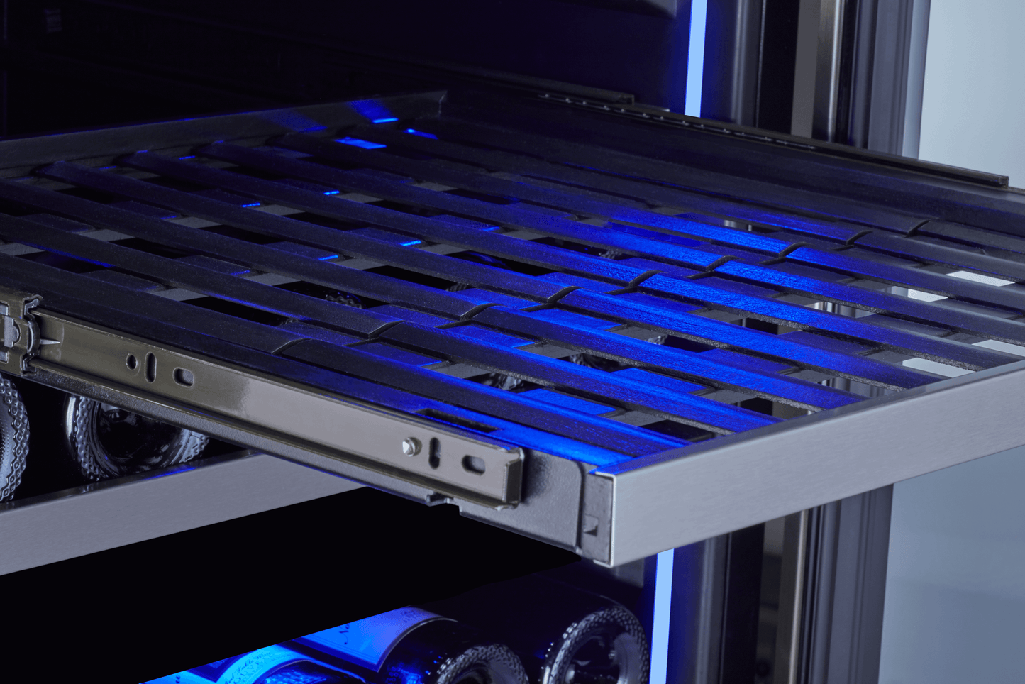 ZEPHYR PRW24F01CG Zephyr 24"" Full Size Single Zone Wine Cooler