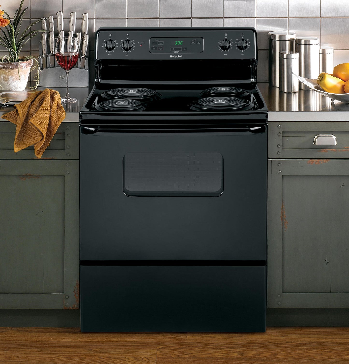 HOTPOINT RBS360DMBB Hotpoint 30"" Free-standing Standard Clean Electric Range