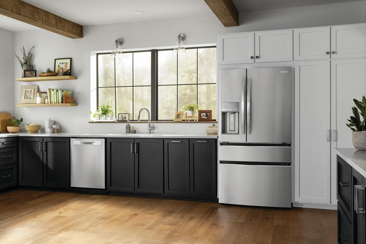 FRIGIDAIRE GRMS2773AF Frigidaire Gallery 26.3 Cu. Ft. 4-door French Door Refrigerator