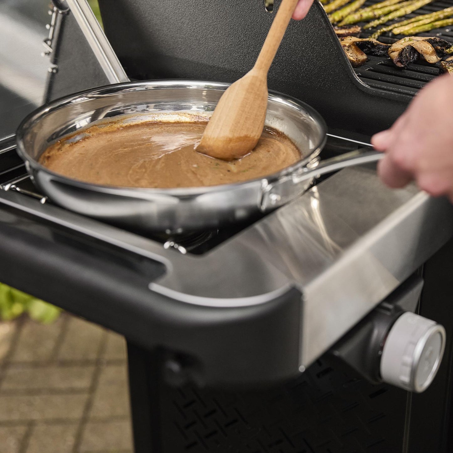WEBER 1500783 Weber Spirit E-435 Gas Grill (natural Gas) - Black